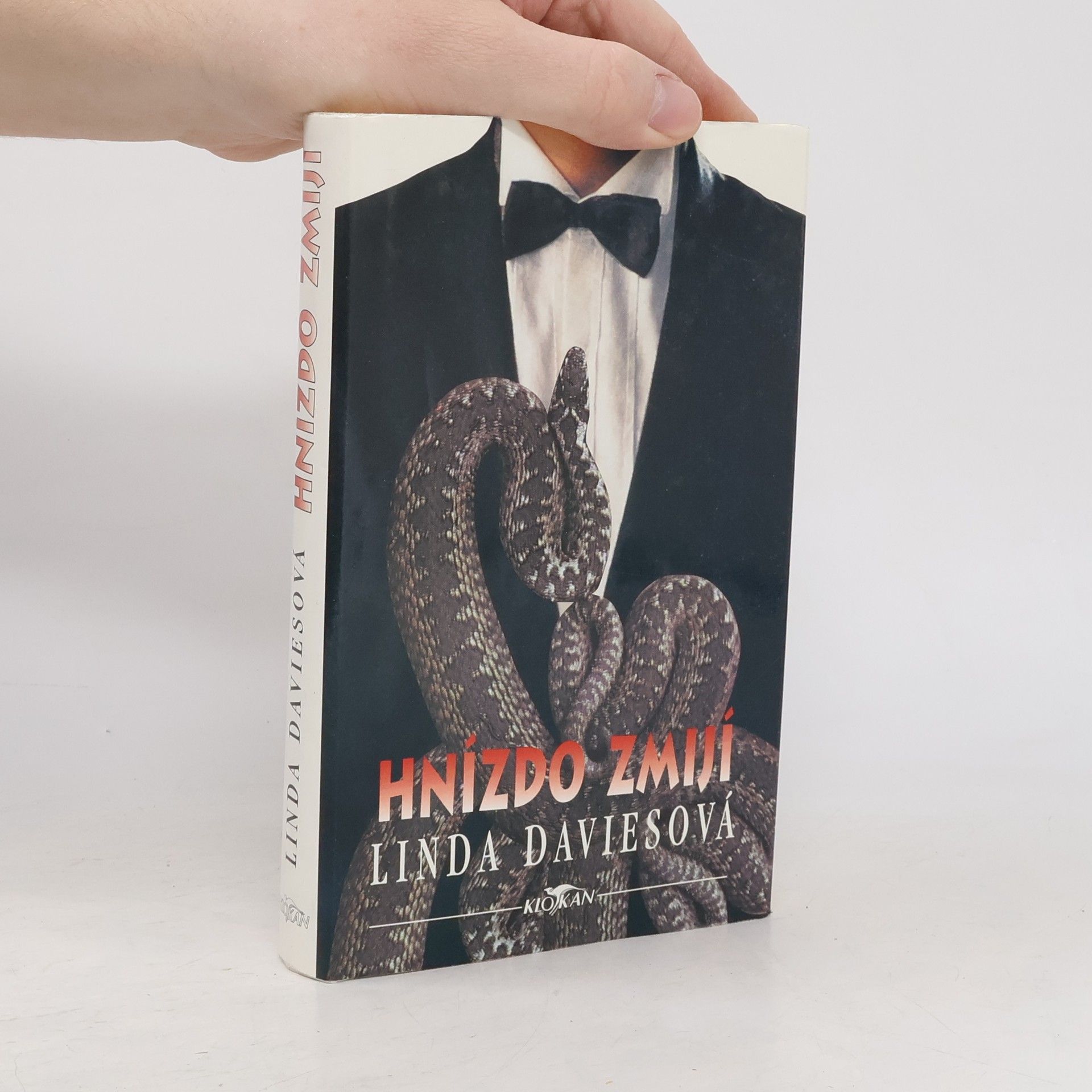 Linda Davies Hnízdo zmijí