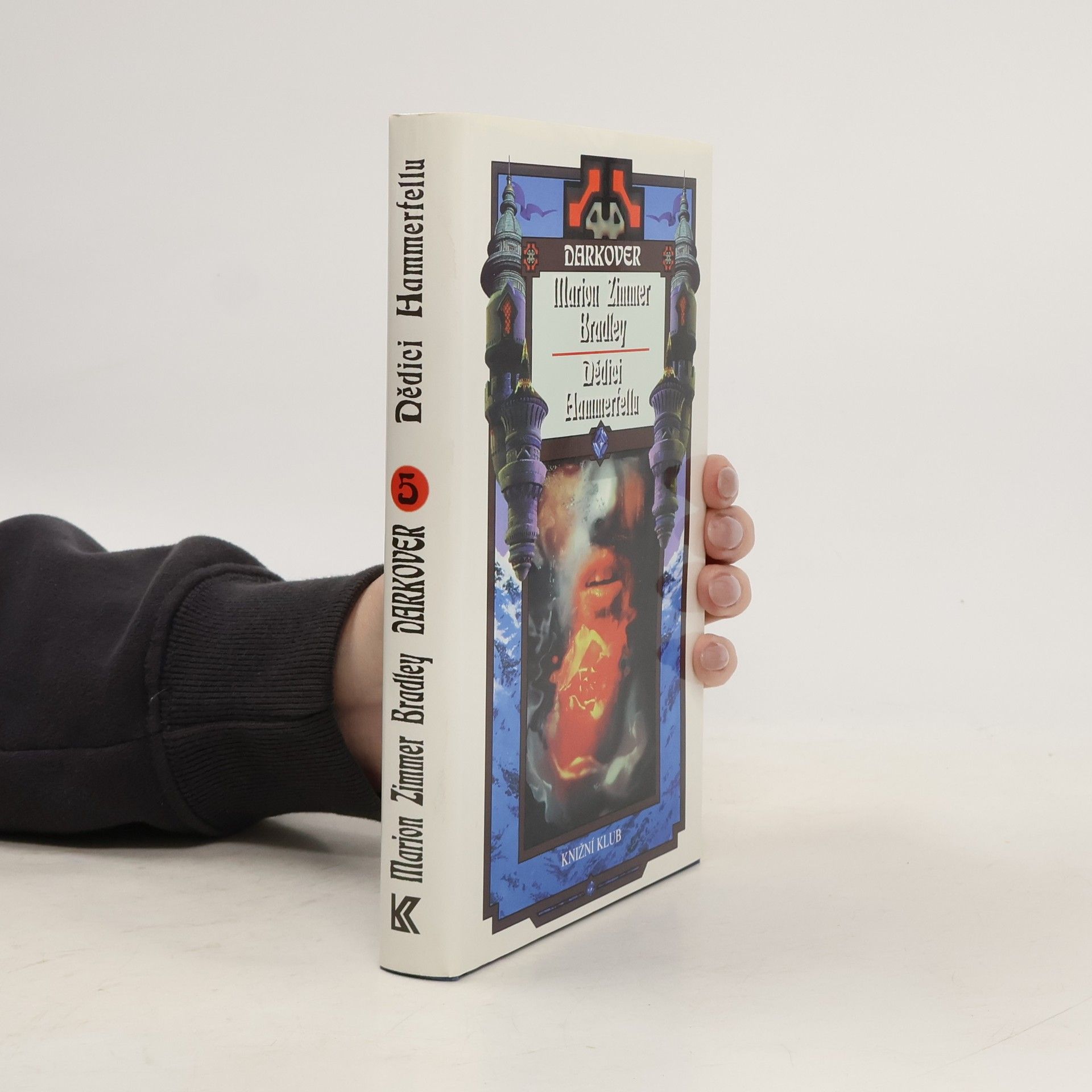 Marion Zimmer Bradley Darkover. Dědici Hammerfellu