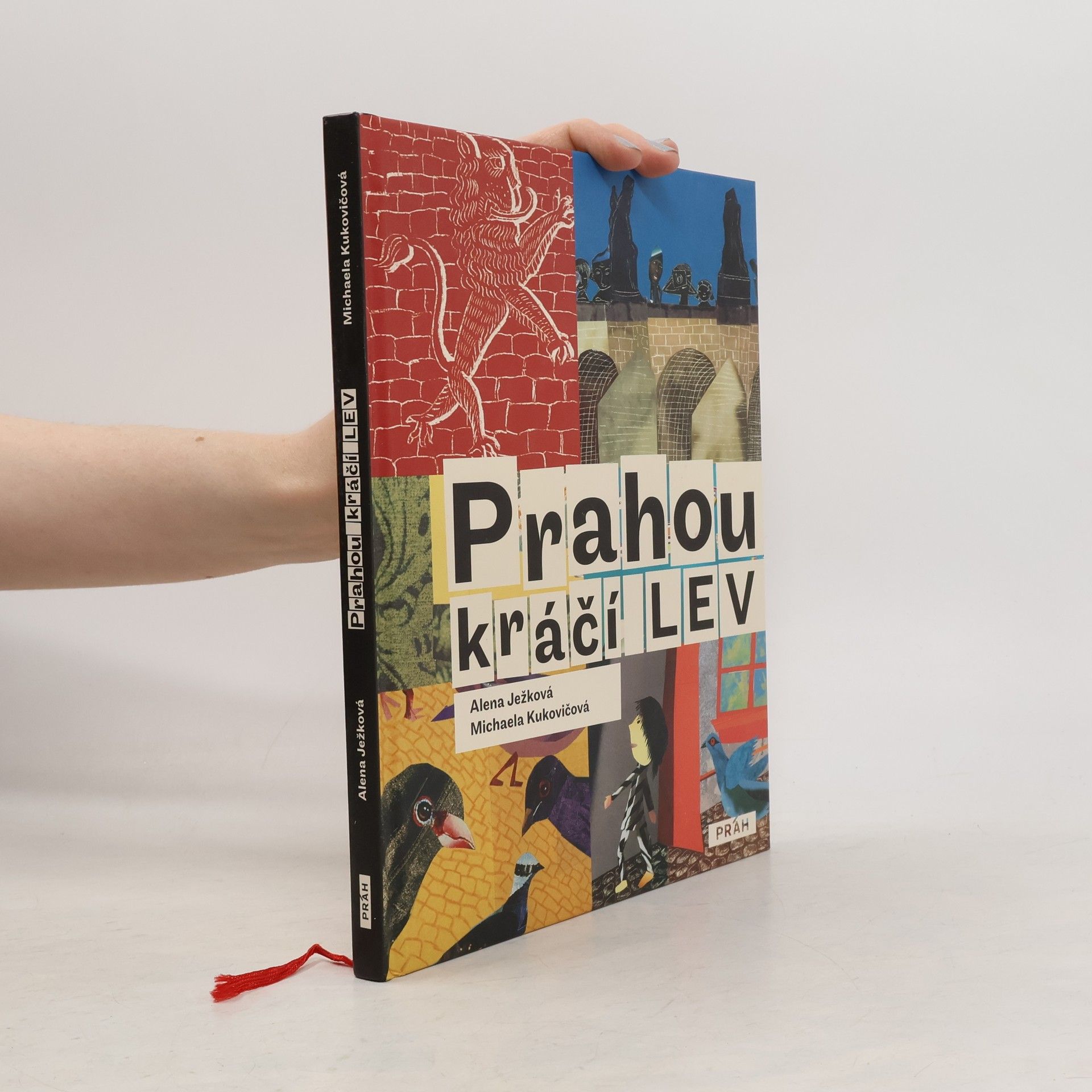 Alena Ježková Prahou kráčí lev