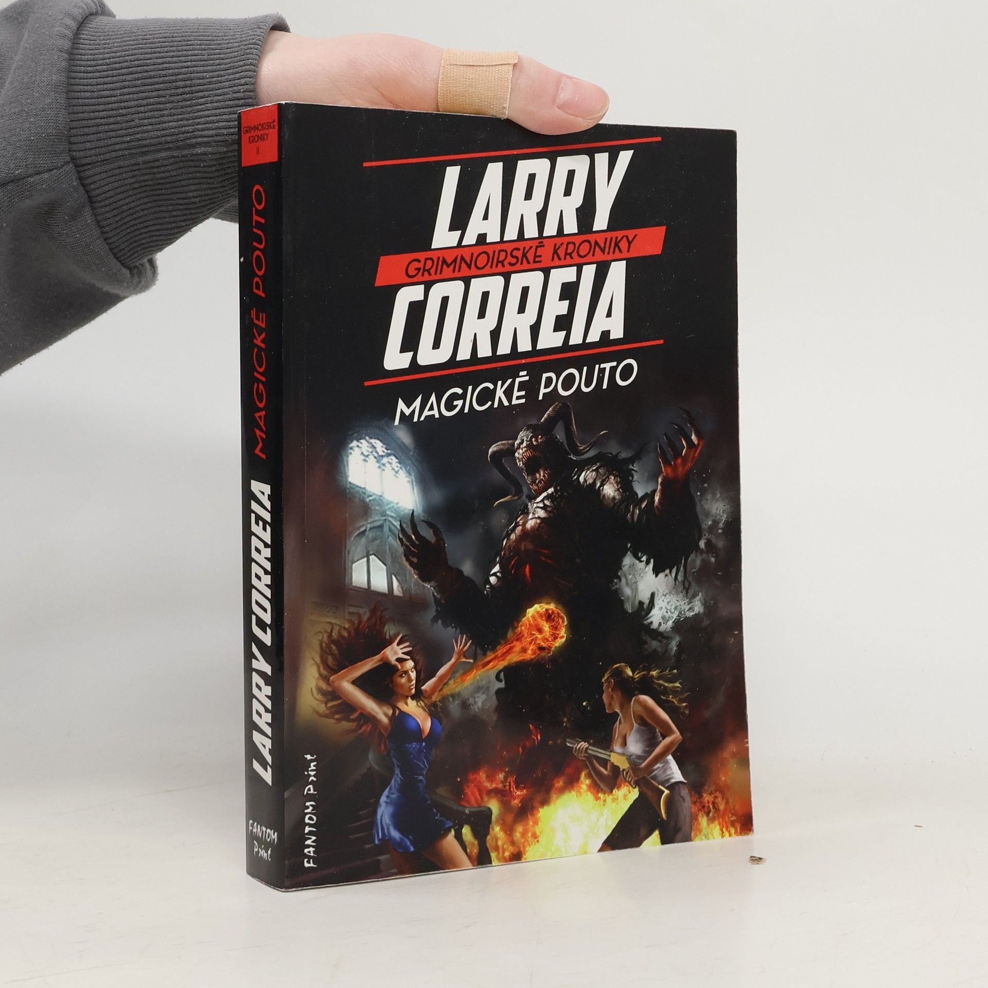 Larry Correia Grimnoirské kroniky 2. díl. Magické pouto