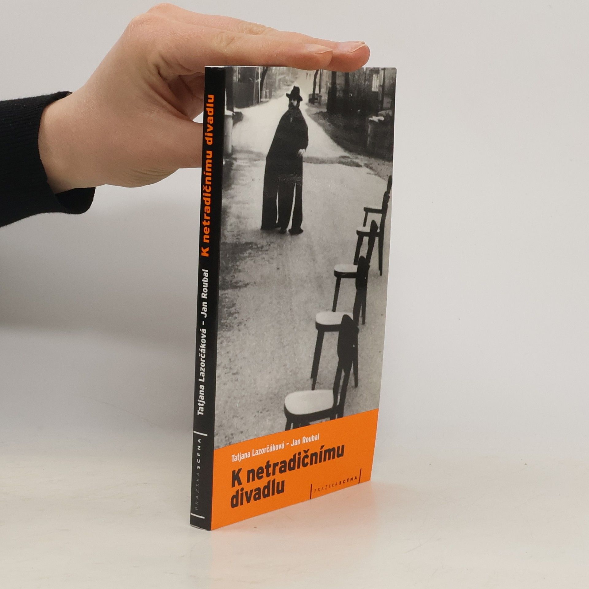 K netradičnímu divadlu