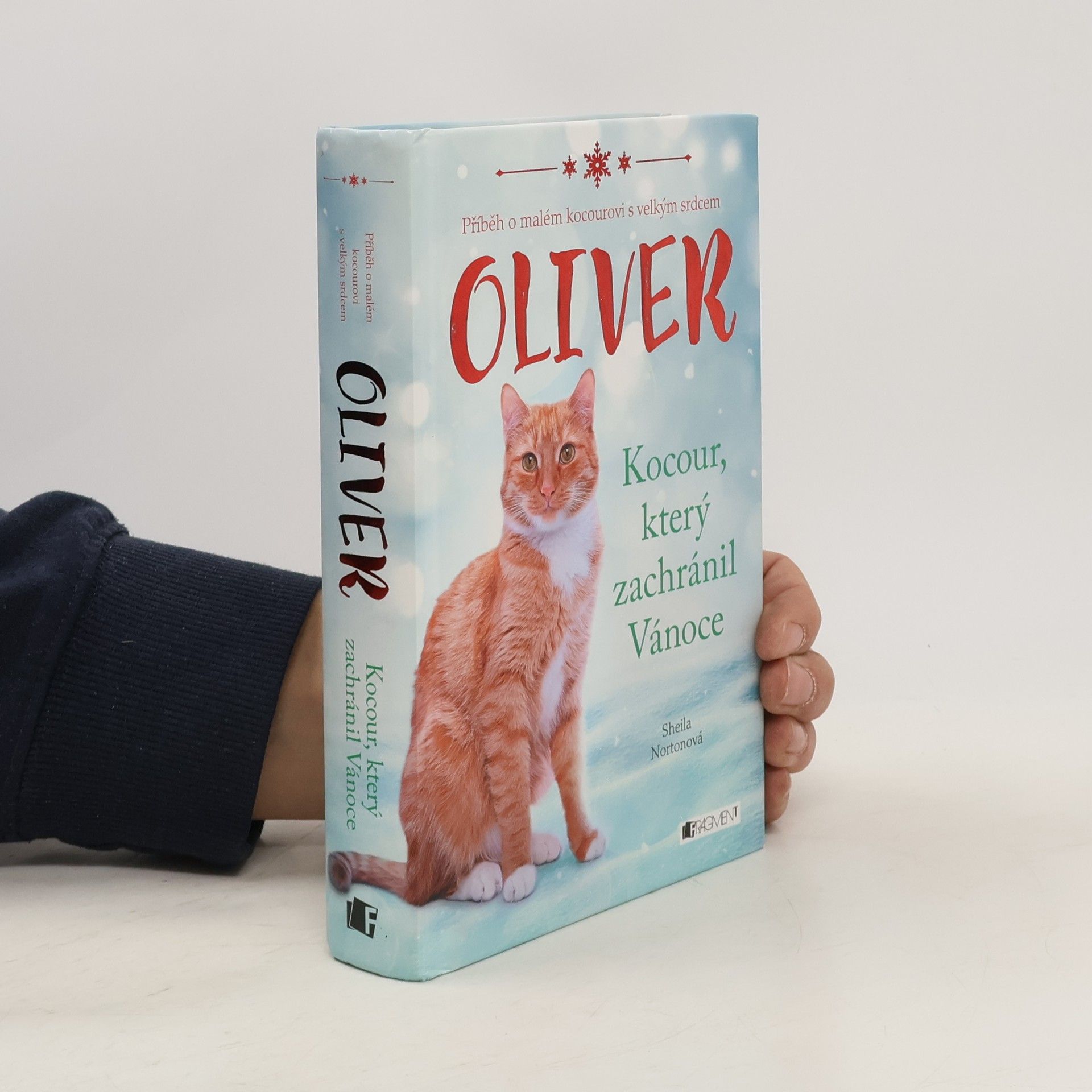 Oliver. Kocour, který zachránil Vánoce