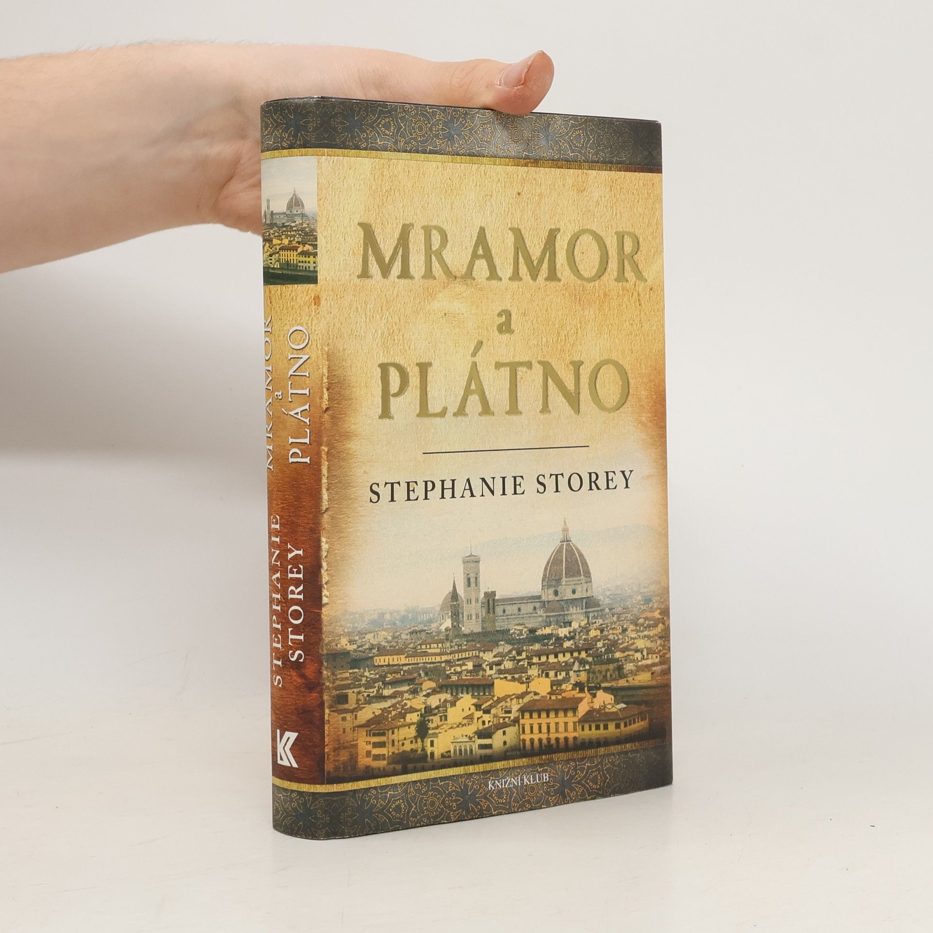 Stephanie Storey Mramor a plátno