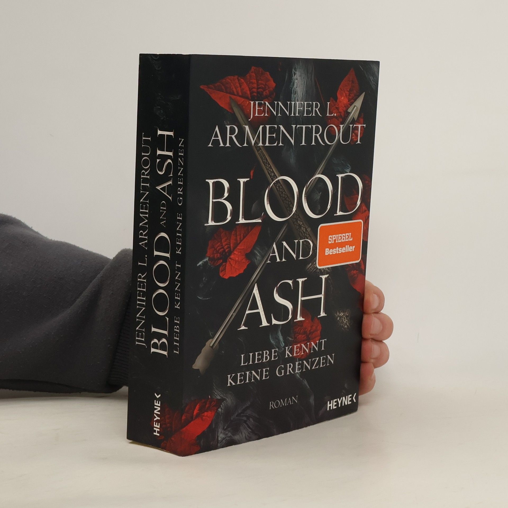 Jennifer Armentrout Blood and Ash