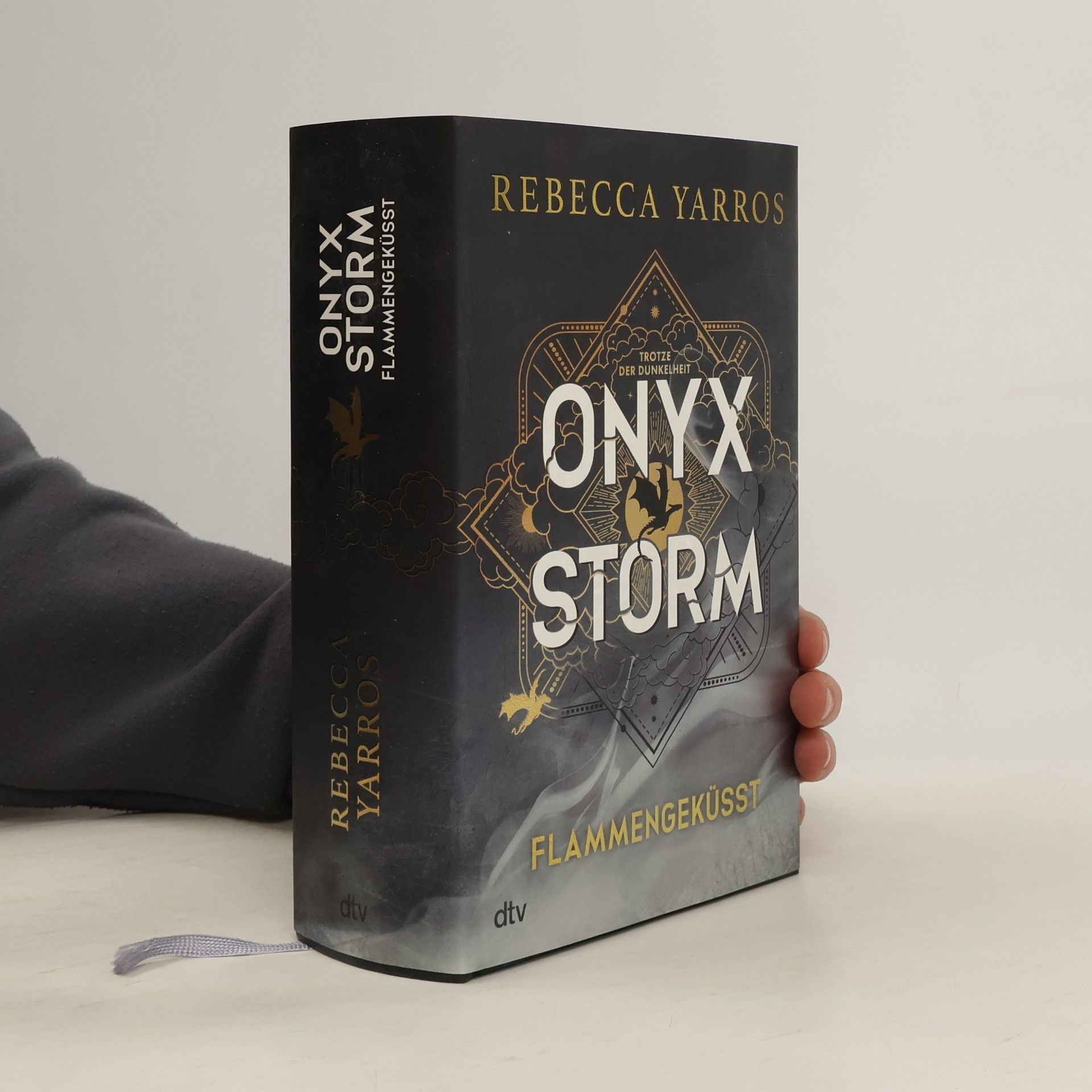 Rebecca Yarros Onyx Storm - Flammengeküsst - Deluxe-Ausgabe mit Farbschnitt