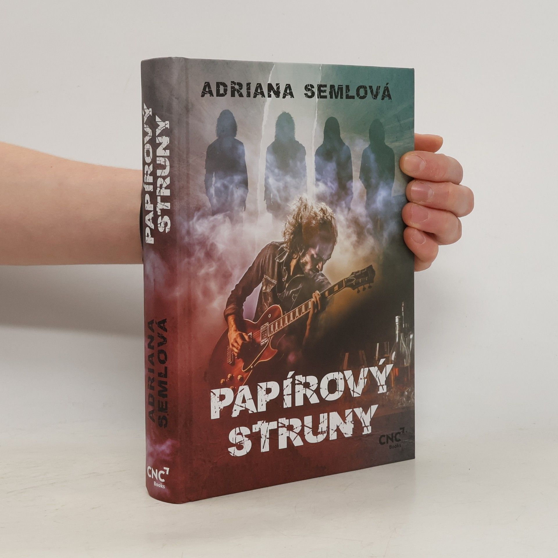 Adriana Semlová Papírový struny