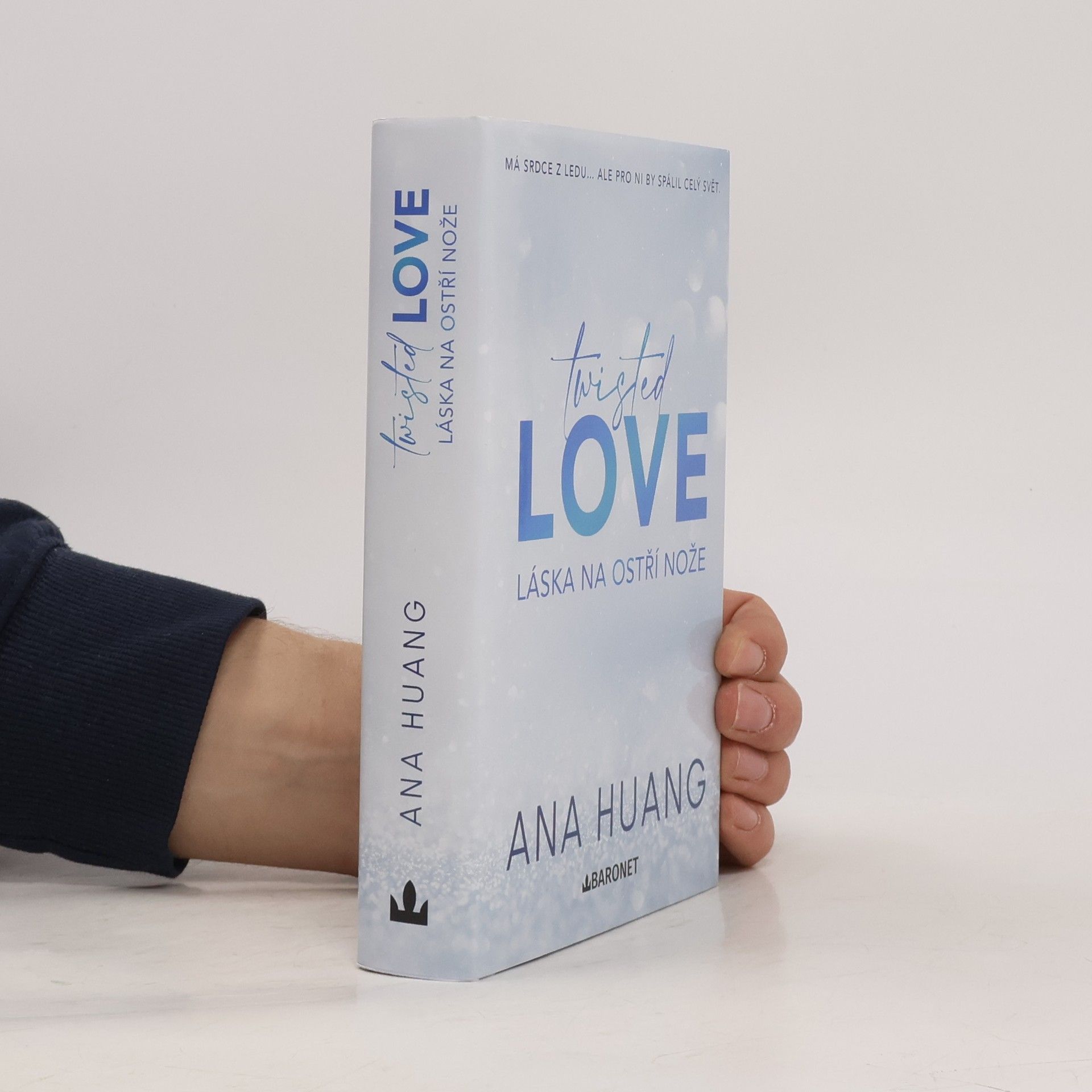 Ana Huang Twisted love. Láska na ostří nože