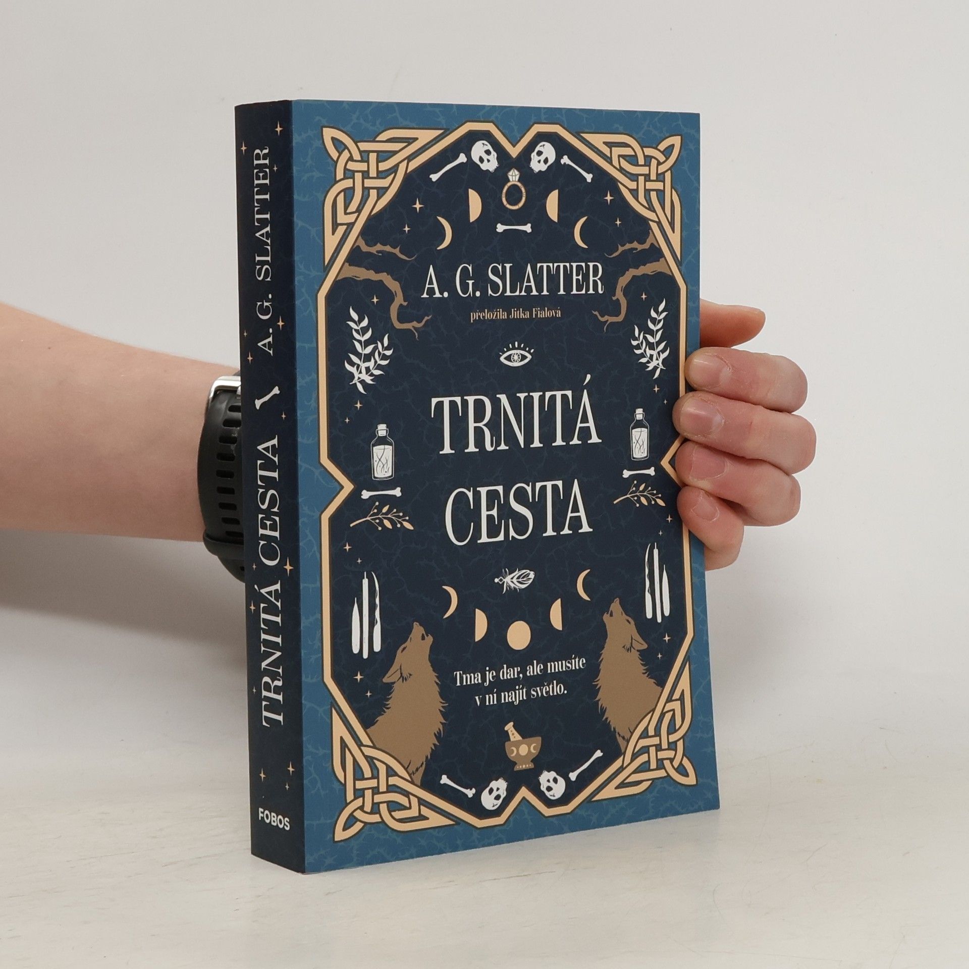 Angela Slatter Trnitá cesta