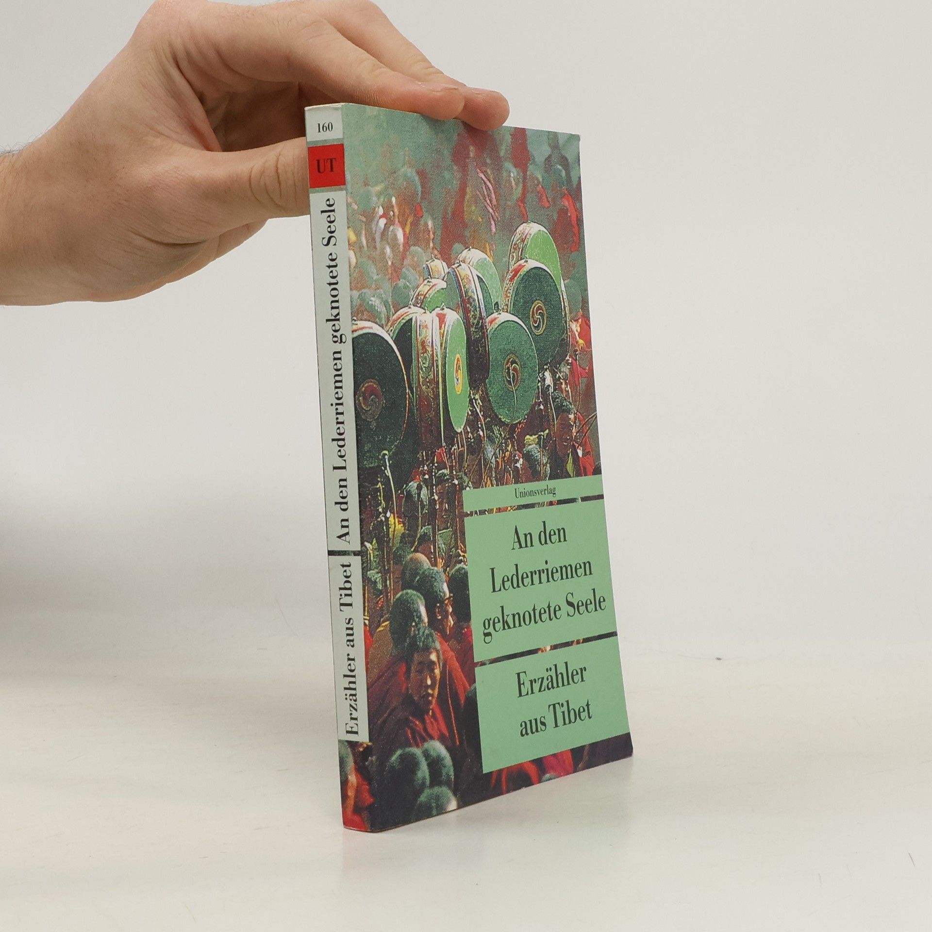 An den Lederriemen geknotete Seele