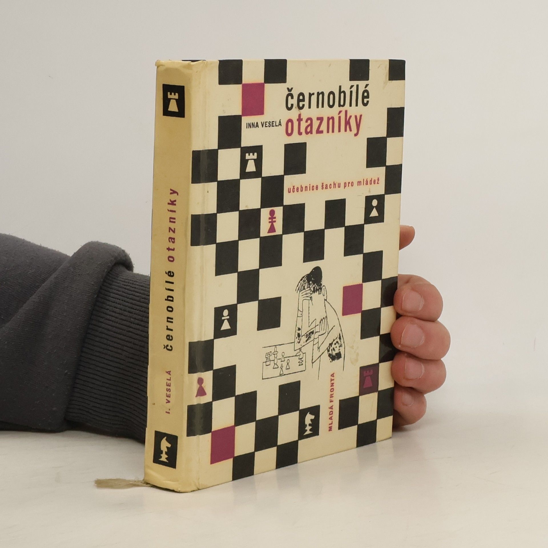 Inna Veselá Černobílé otazníky