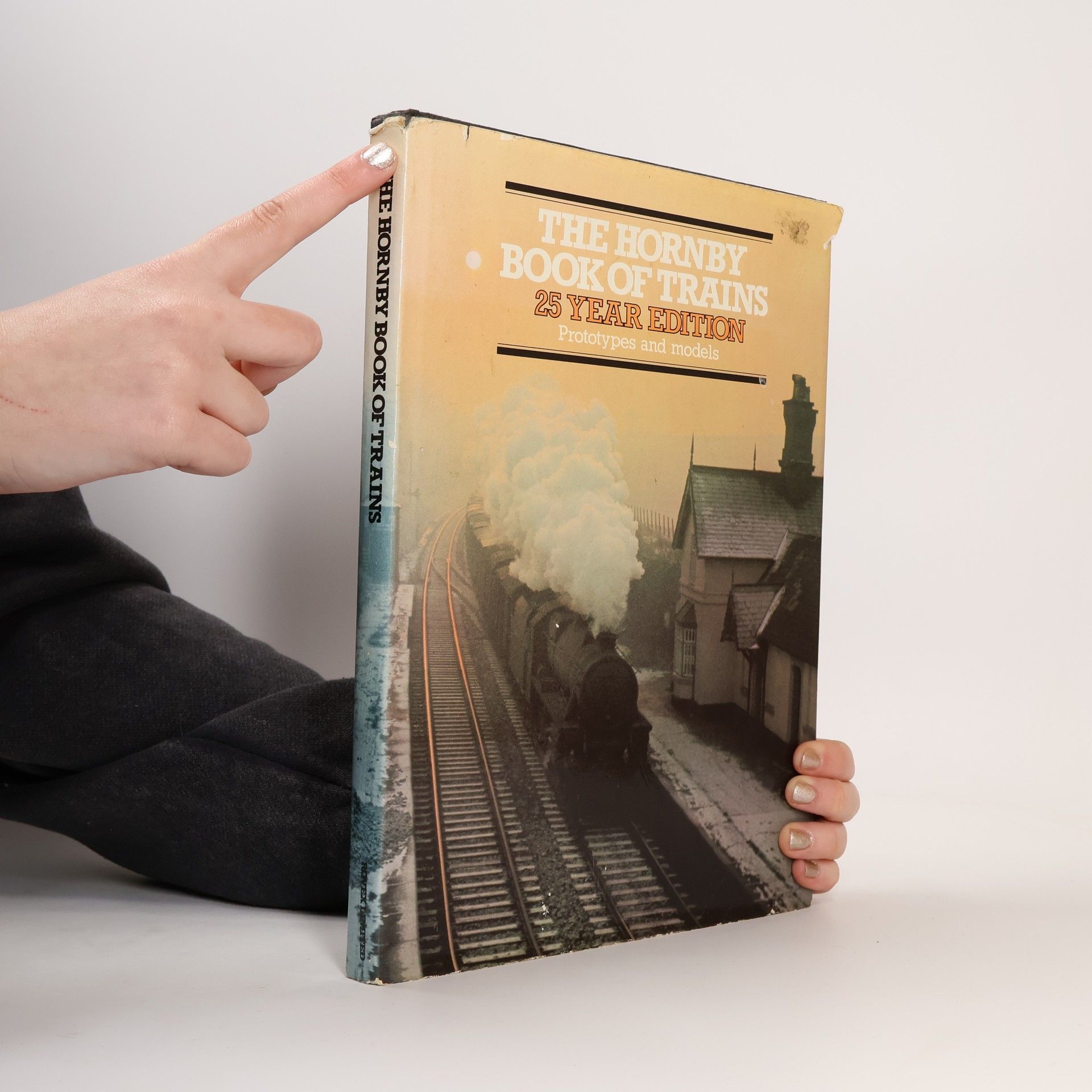 S. W Stevens-Stratten The Hornby Book of Trains