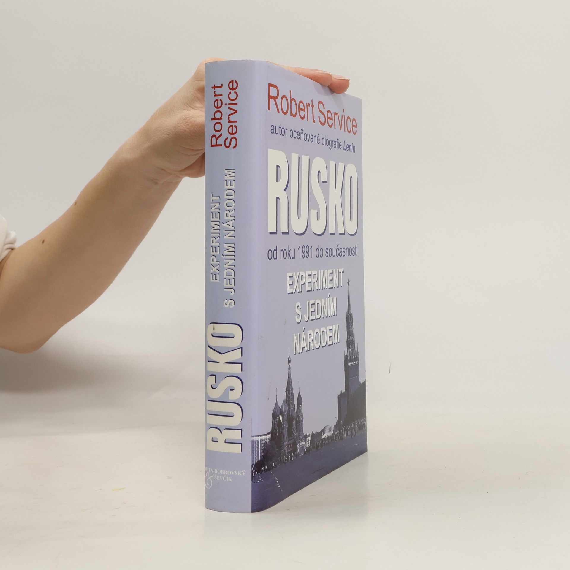 Robert Service Rusko. Experiment s jedním národem