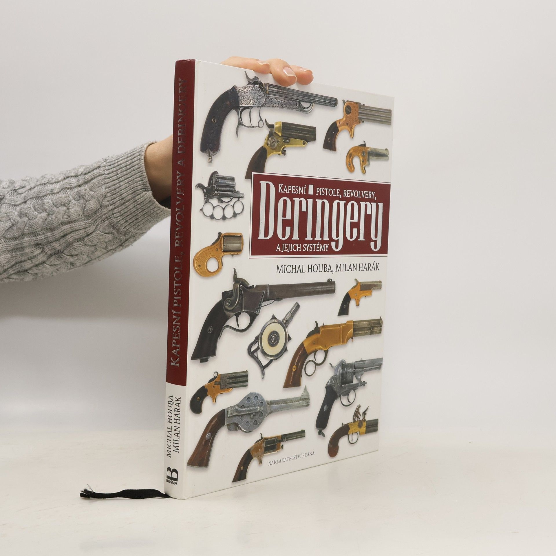 Michal Houba Kapesní pistole, revolvery, deringery a jejich systémy