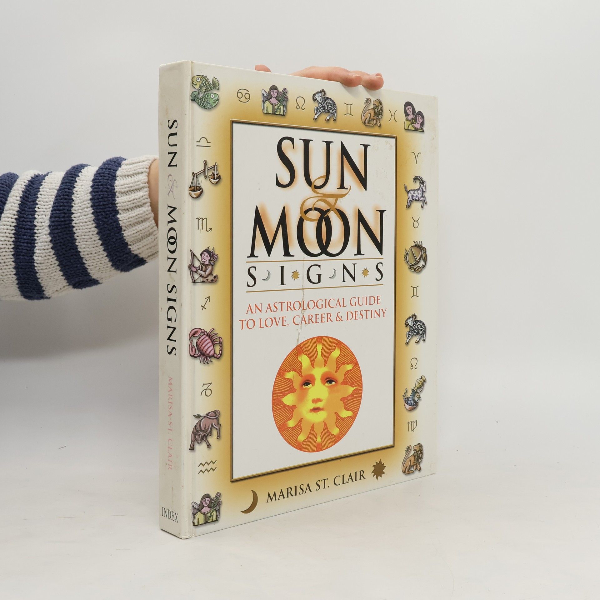 Marisa St Clair Sun and Moon Signs