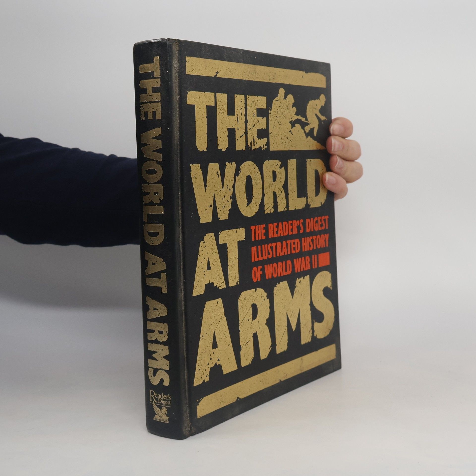Autores varios The World at Arms