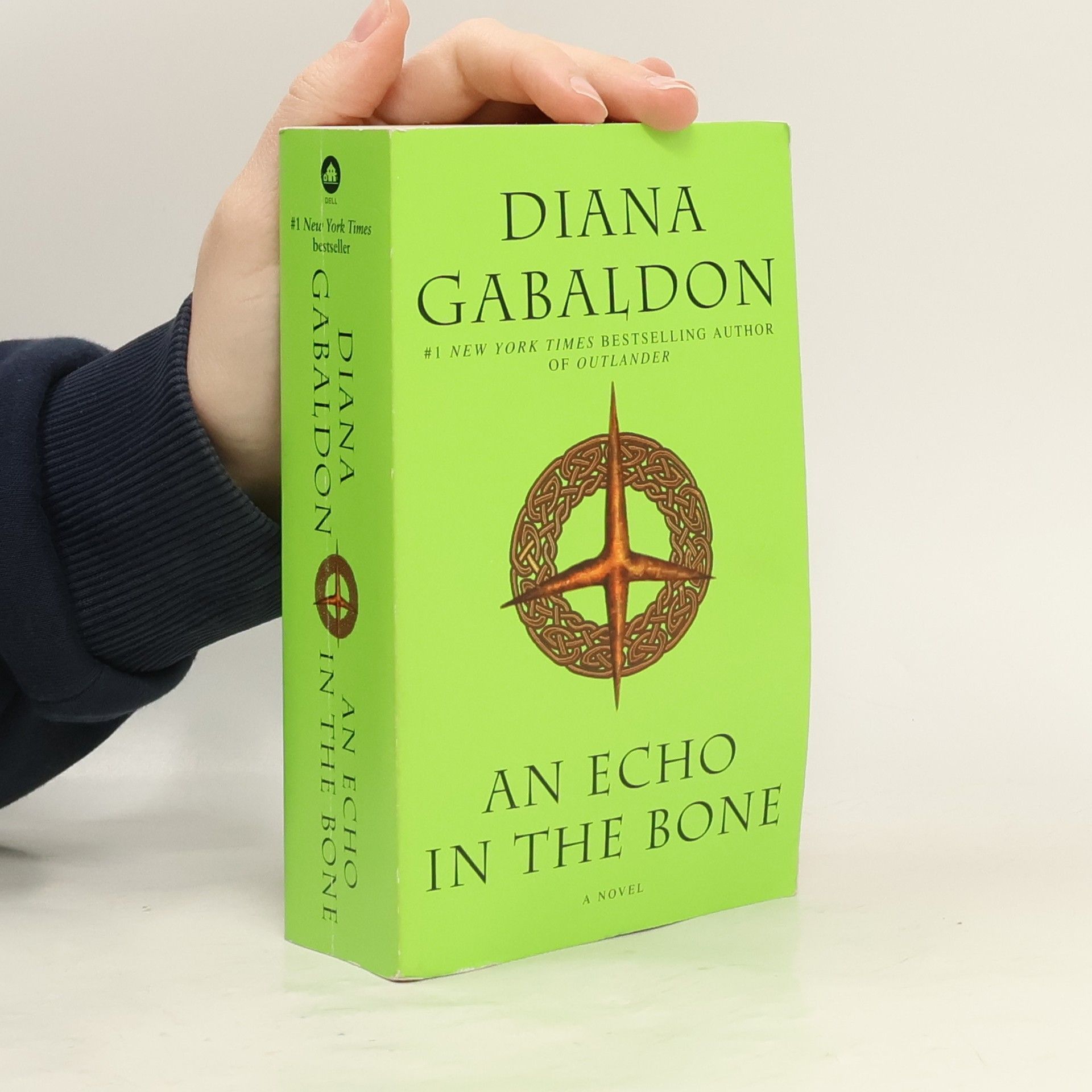 Diana Gabaldon An echo in the bone : a novel