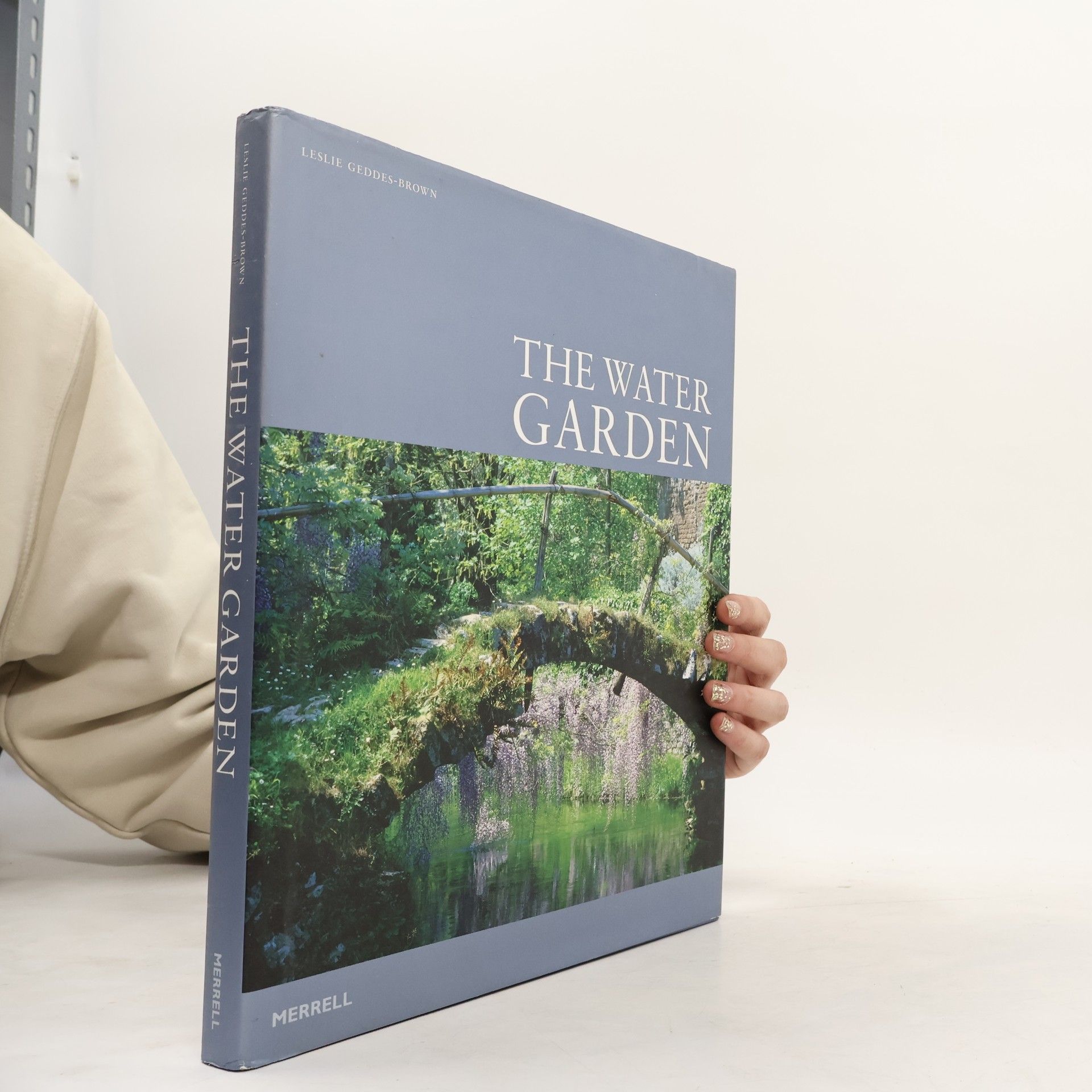 Leslie Geddes-Brown The Water Garden