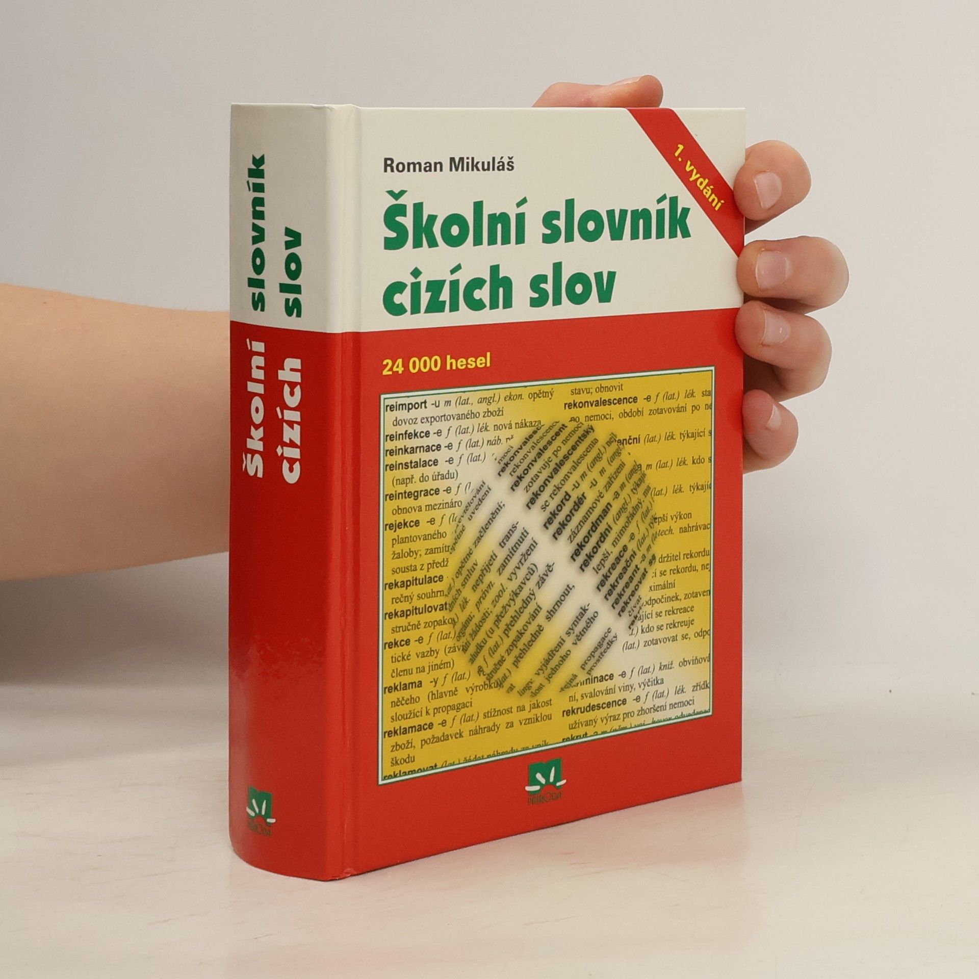 Roman Mikuláš Školní slovník cizích slov