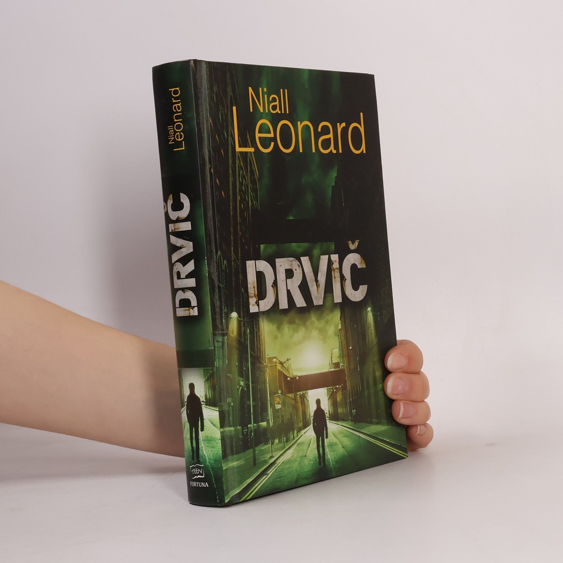 Niall Leonard Drvič