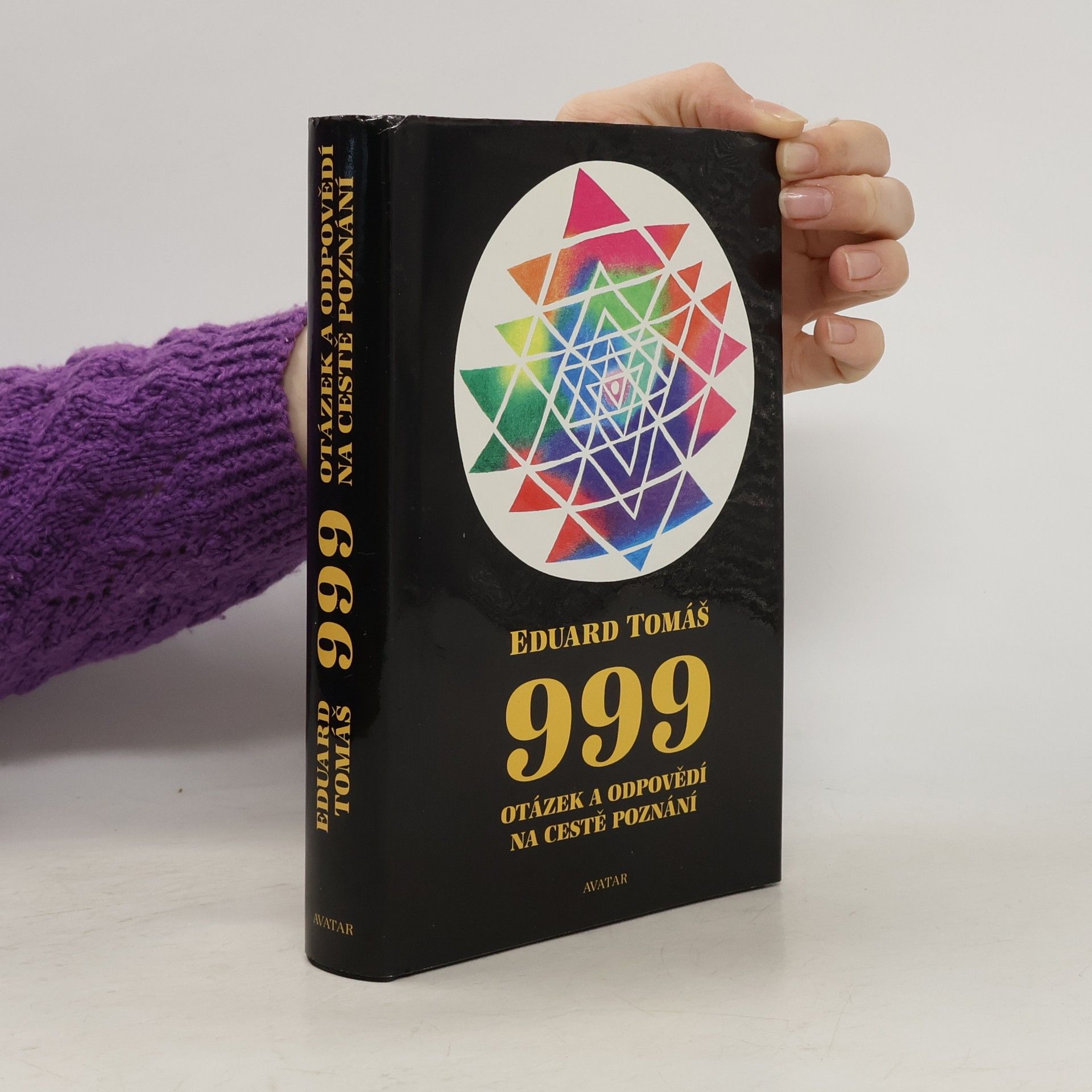 Eduard Tomáš 999 otázek a odpovědí na cestě poznání