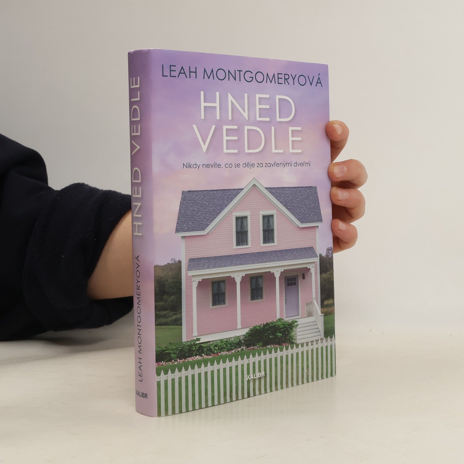 Leah Montgomery Hned vedle