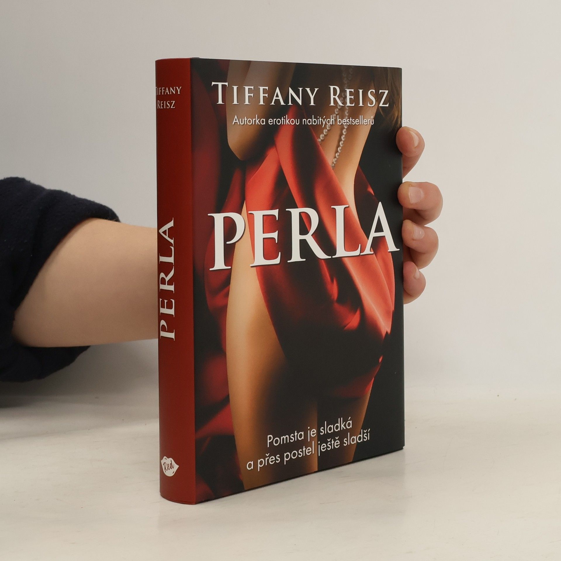 Tiffany Reisz Perla