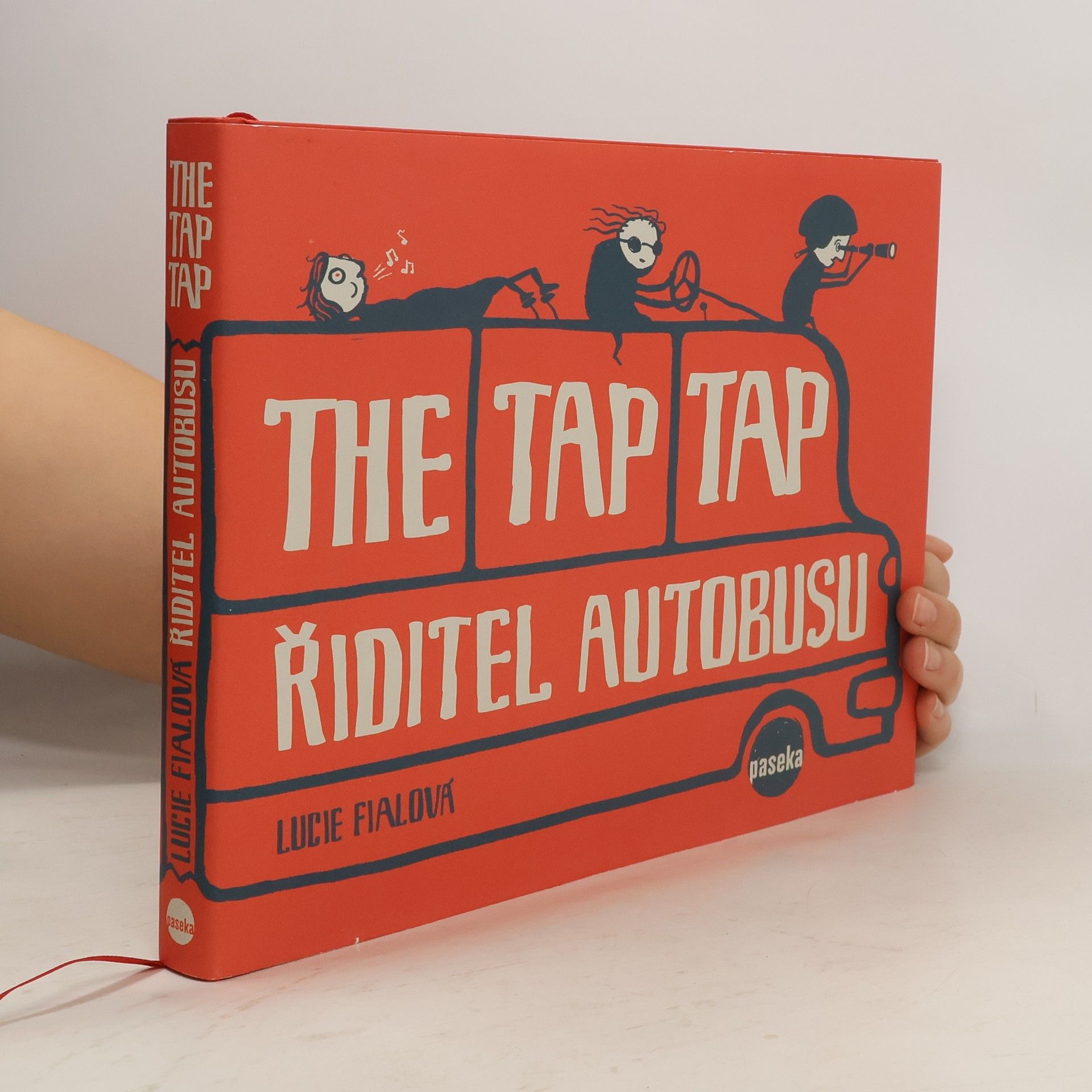 Lucie Fialová The Tap Tap. Řiditel autobusu.