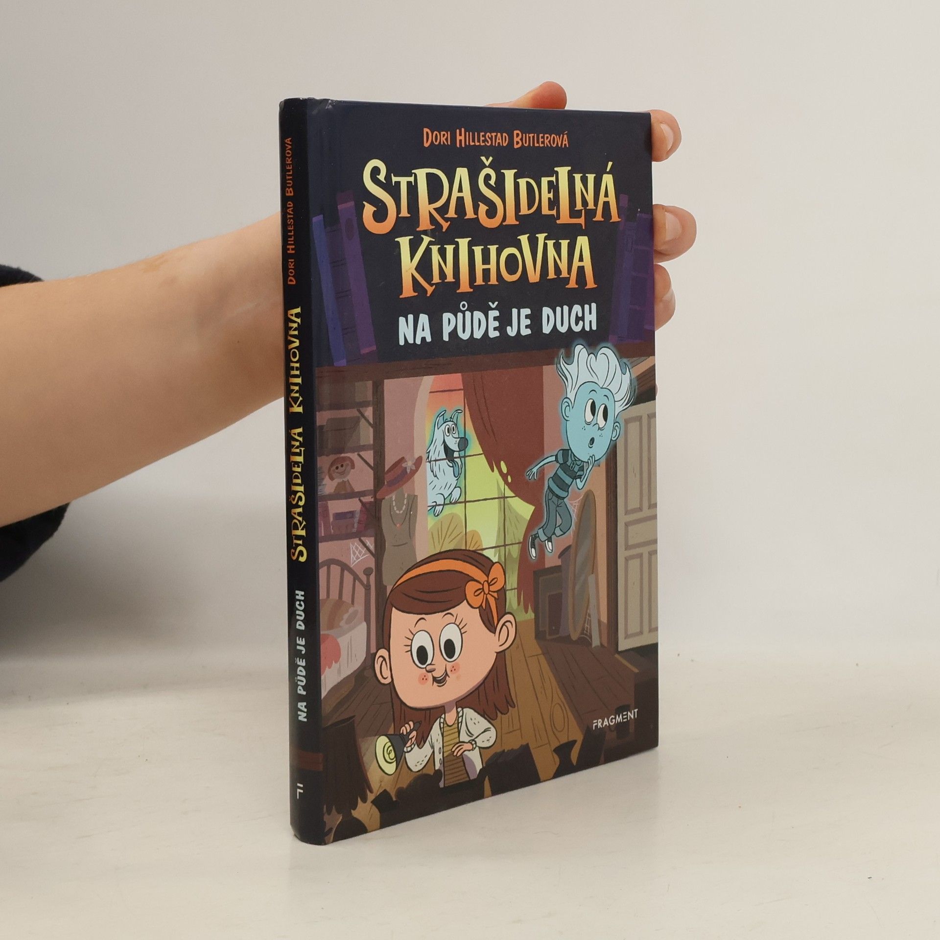Dori Hillestad Butler Na půdě je duch