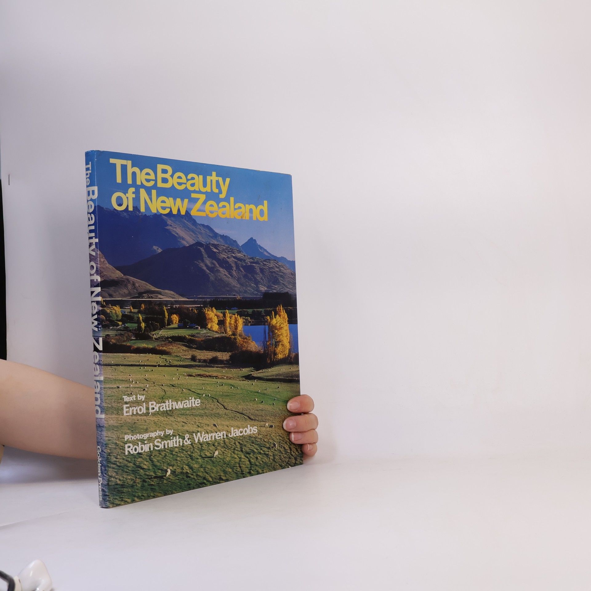 Robin V. F. Smith The Beauty of New Zealand