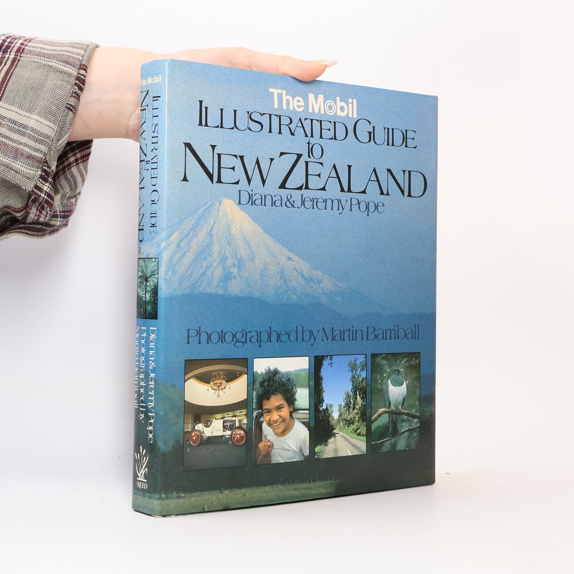 The Mobil Illustrated Guide to New Zealand