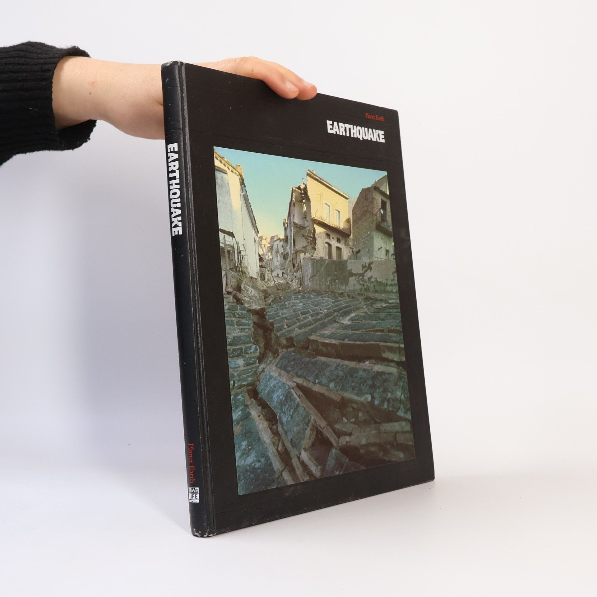 Bryce Walker Planet Earth. Earthquake