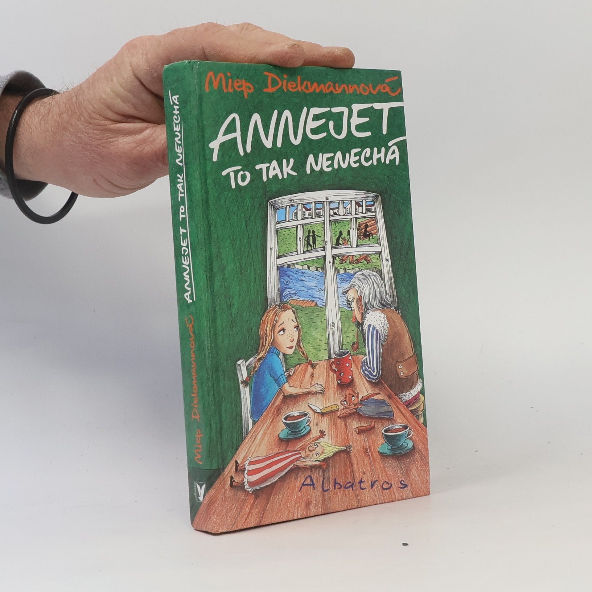 Annejet to tak nenechá