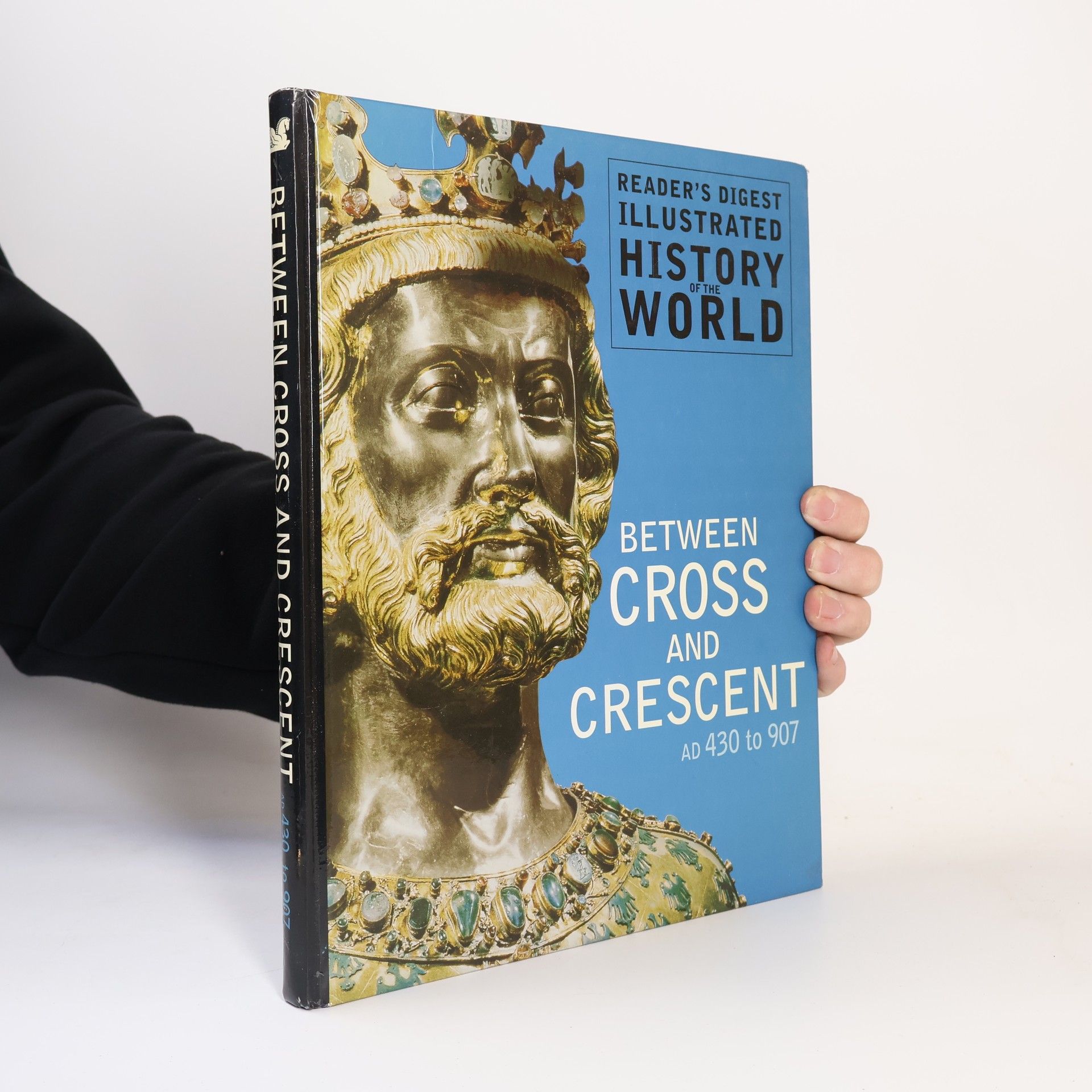 Autorenkollektiv Between Cross and Crescent 430-907