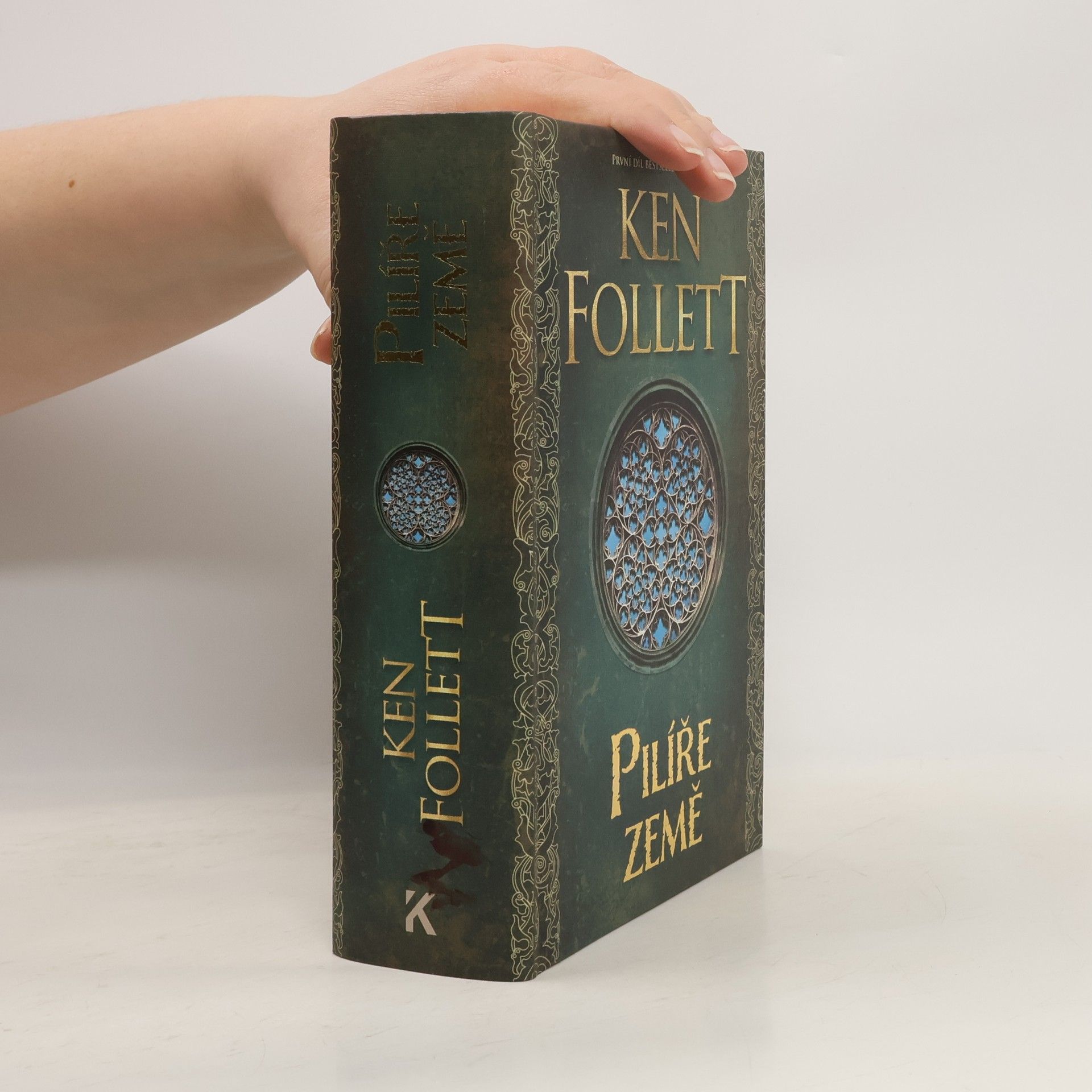 Ken Follett Pilíře země