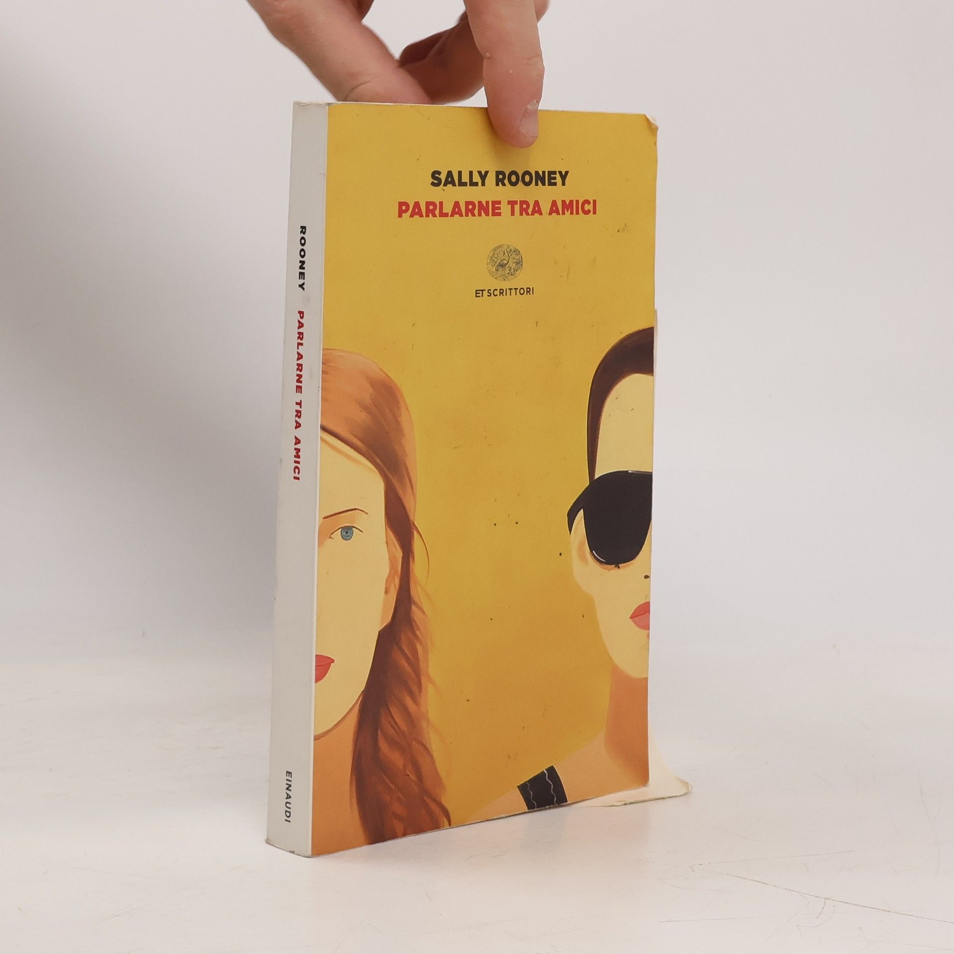 Sally Rooney Parlarne tra amici