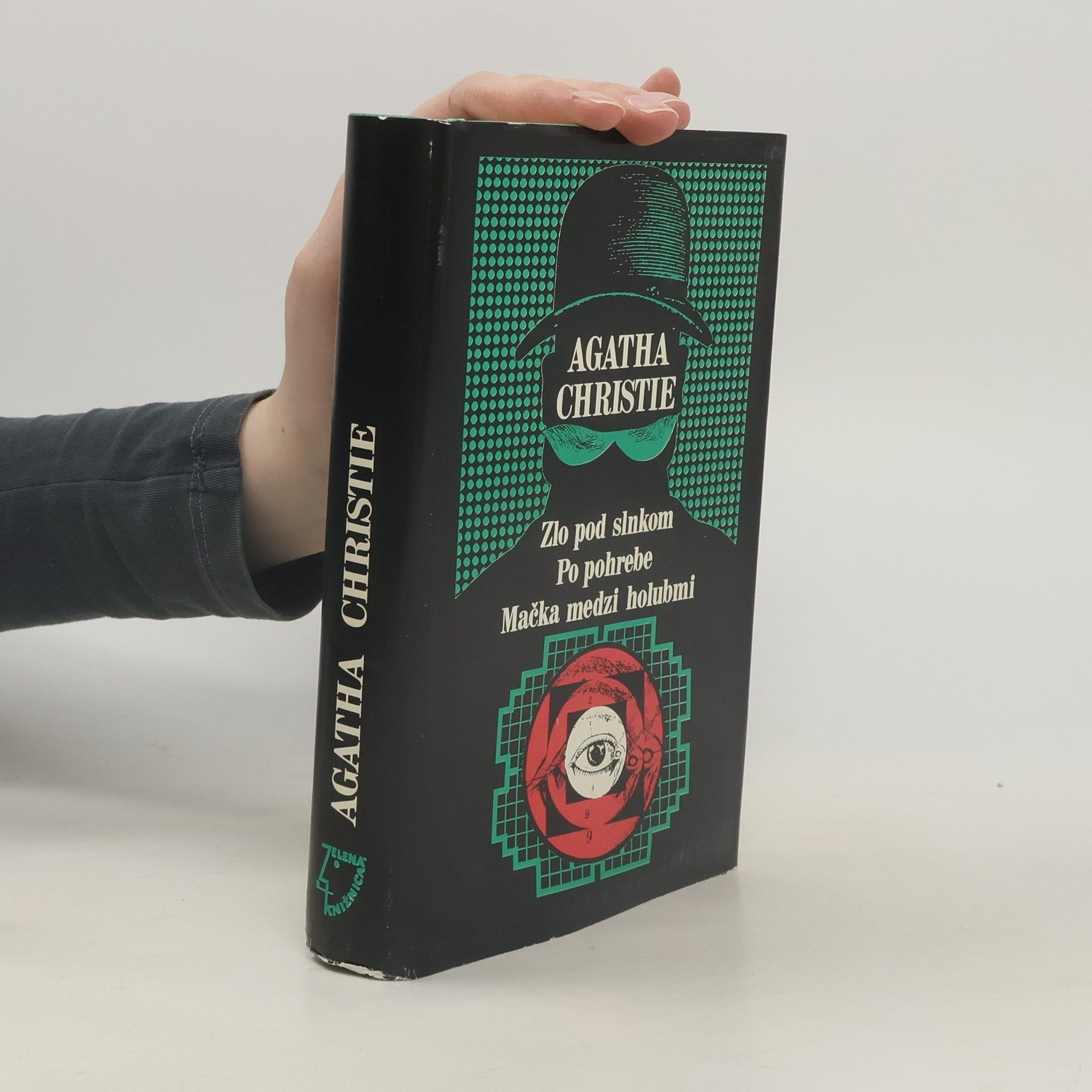 Agatha Christie Zlo pod slnkom. Po pohrebe. Mačka medzi holubmi