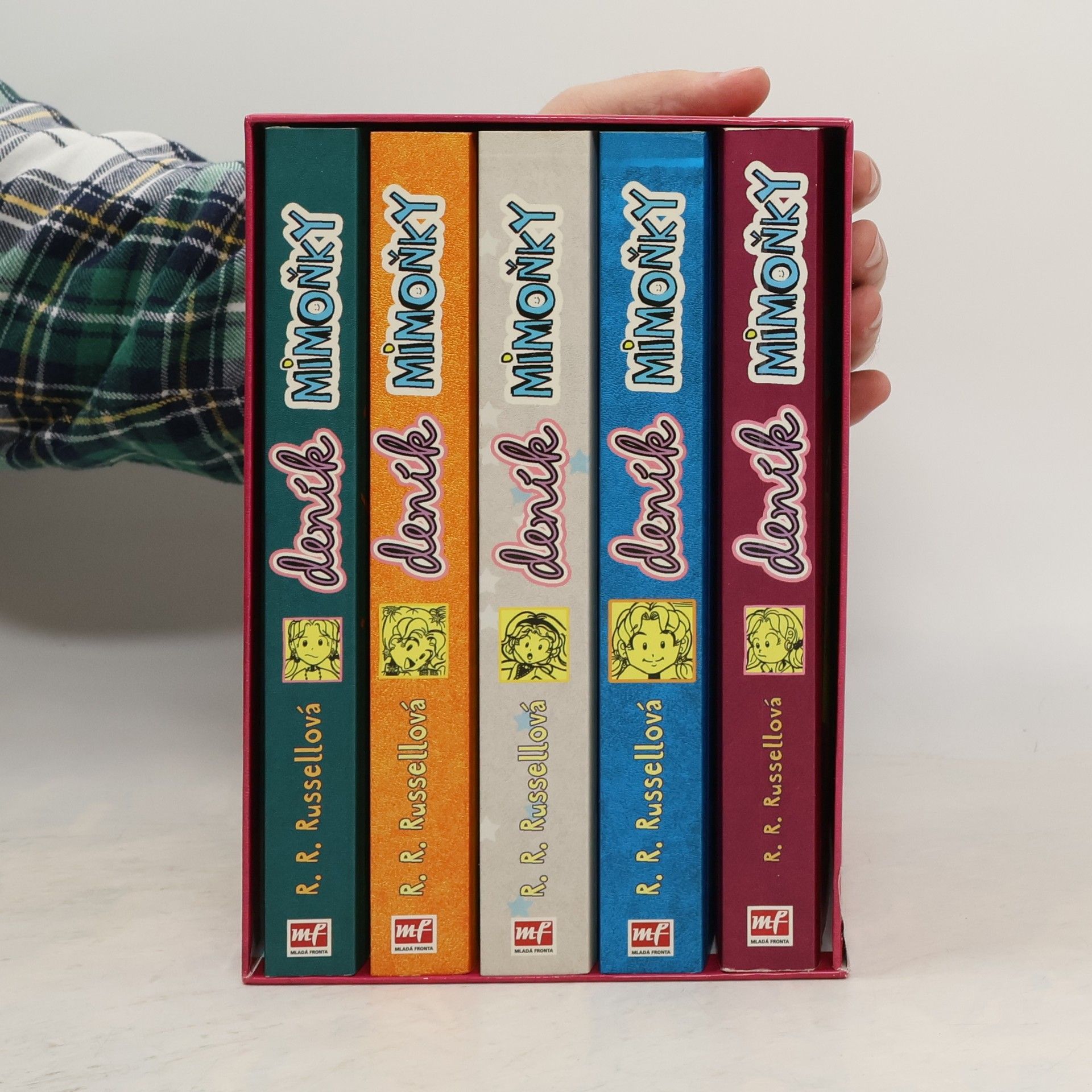 Rachel Renée Russellová Deník Mimoňky box 1-5