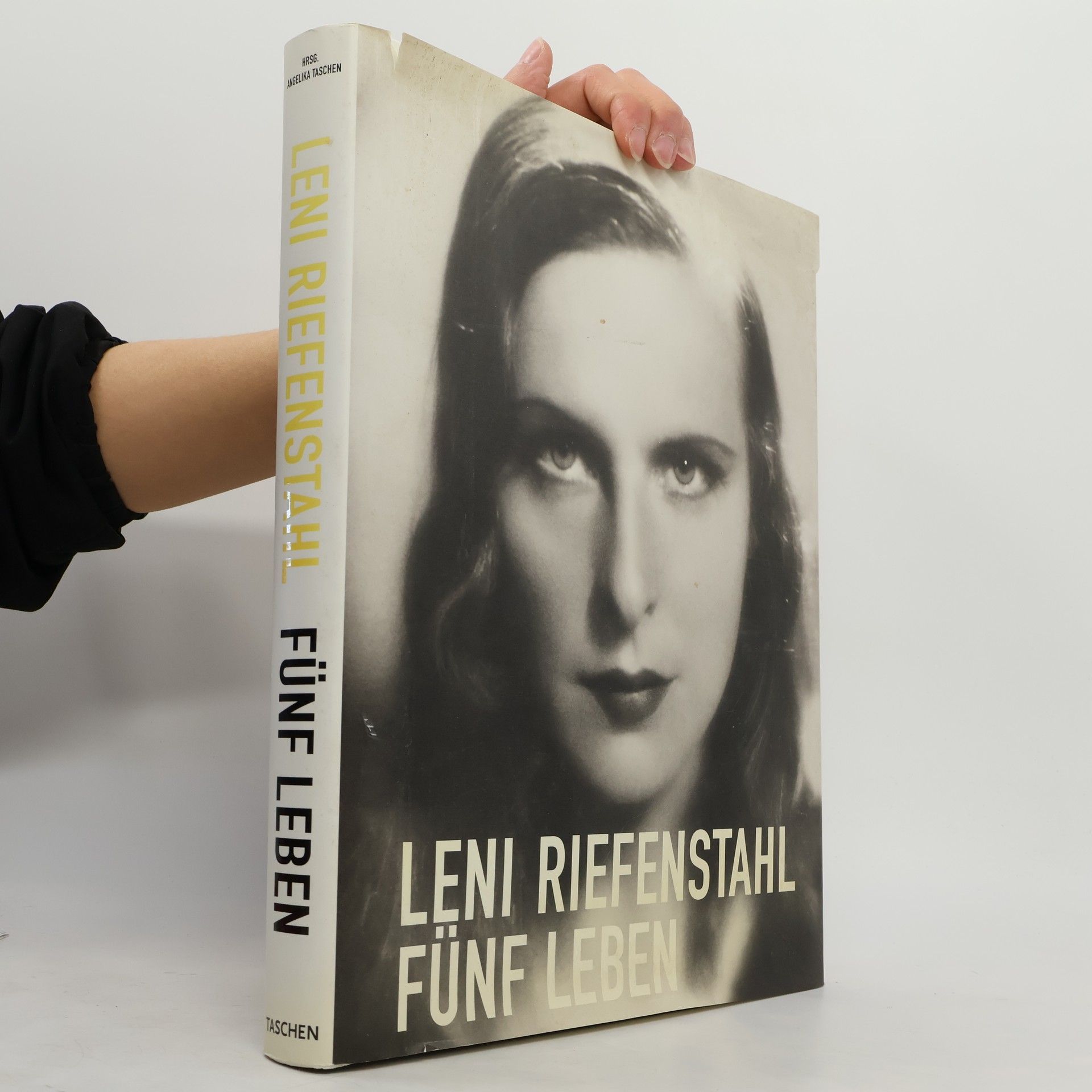 Leni Riefenstahl Fünf Leben. Five Lives. Cinque Vies. Engl.-Dtsch.-Französ. Hrsg. v. Angelika Taschen