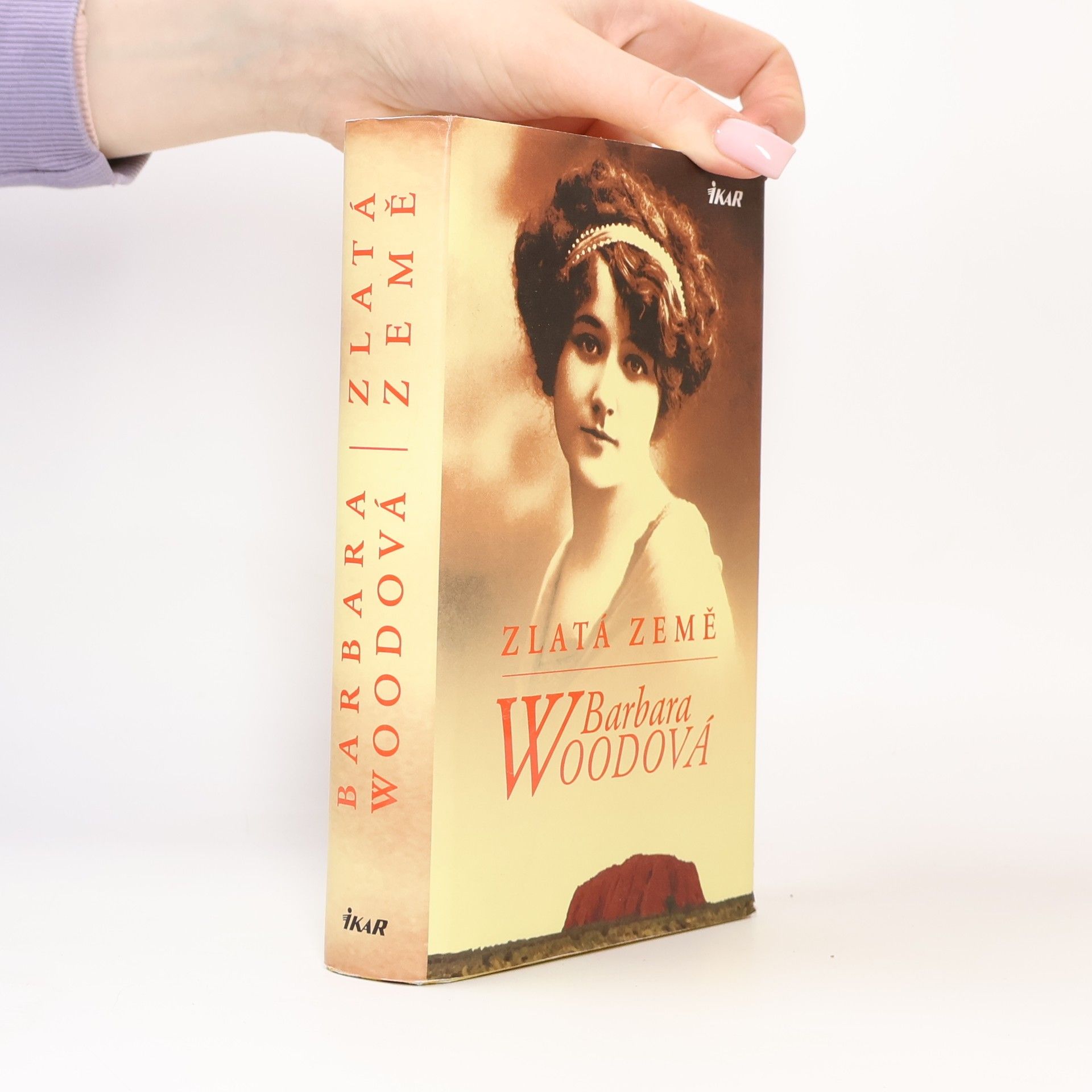 Barbara Wood Zlatá země