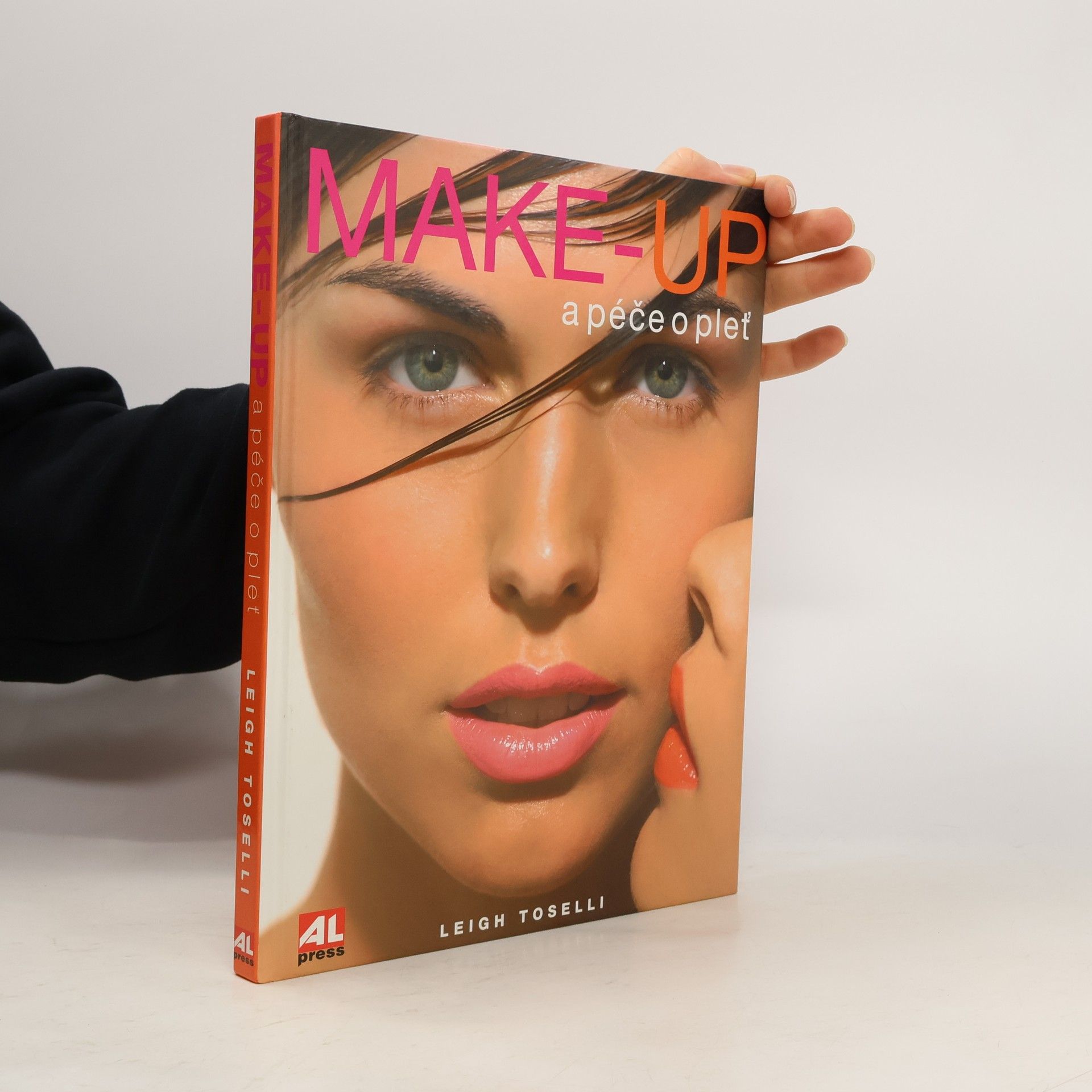 Patrick Toselli Make-up a péče o pleť