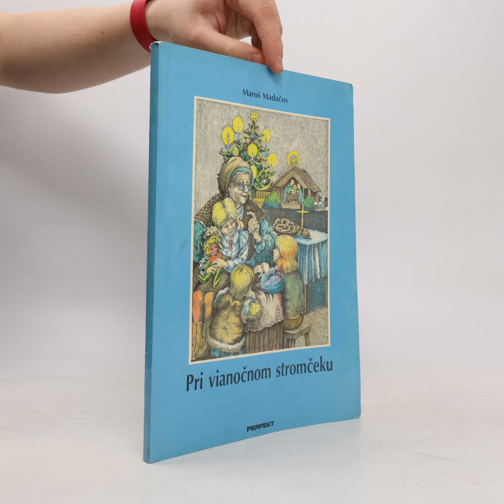 Maroš Madačov Pri vianočnom stromčeku