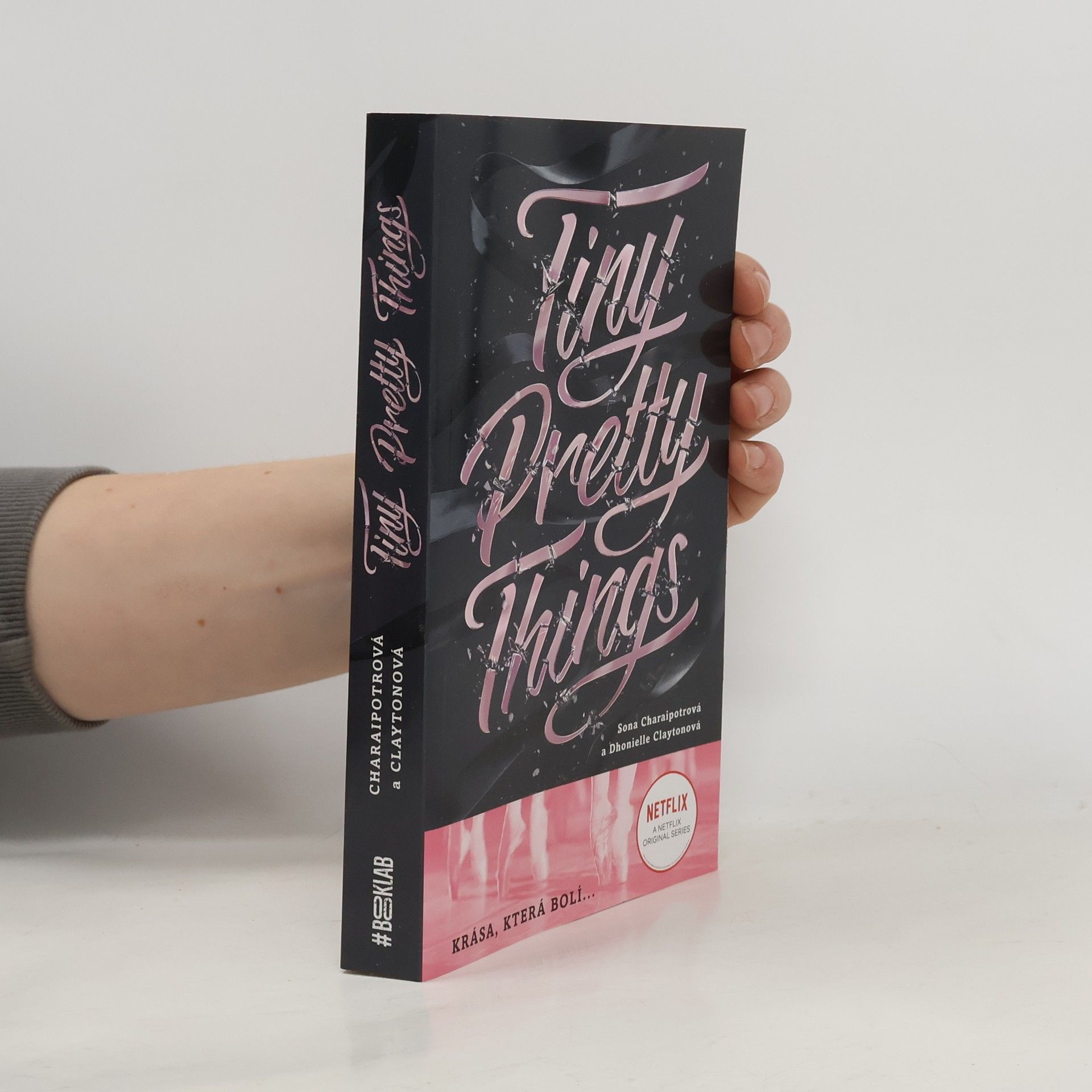 Sona Charaipotra Tiny pretty things