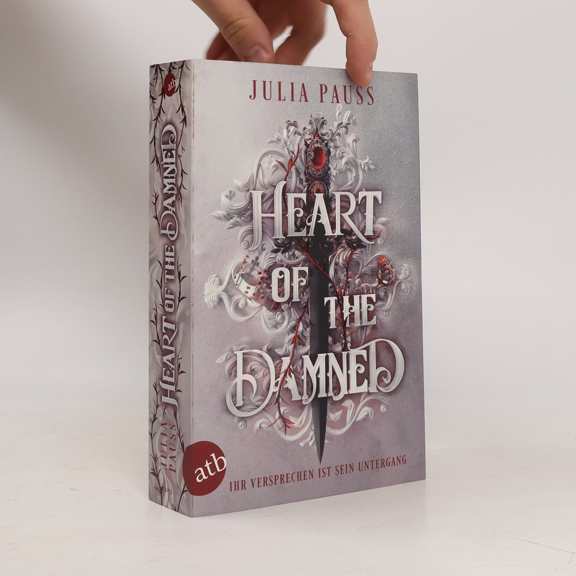 Heart of the Damned – Ihr Versprechen ist sein Untergang