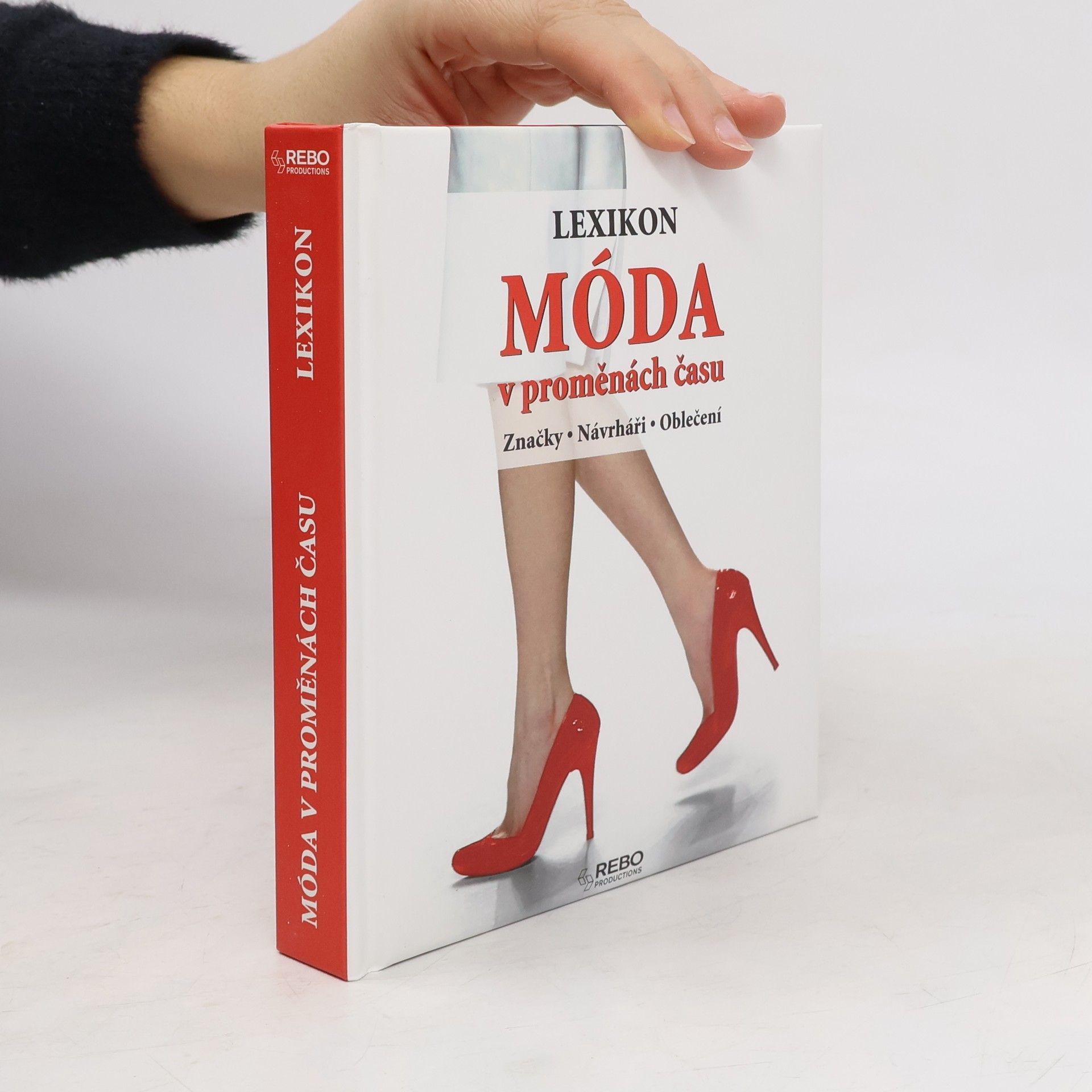 Sylvia Jonas Móda v proměnách času : lexikon : značky, návrháři, oblečení