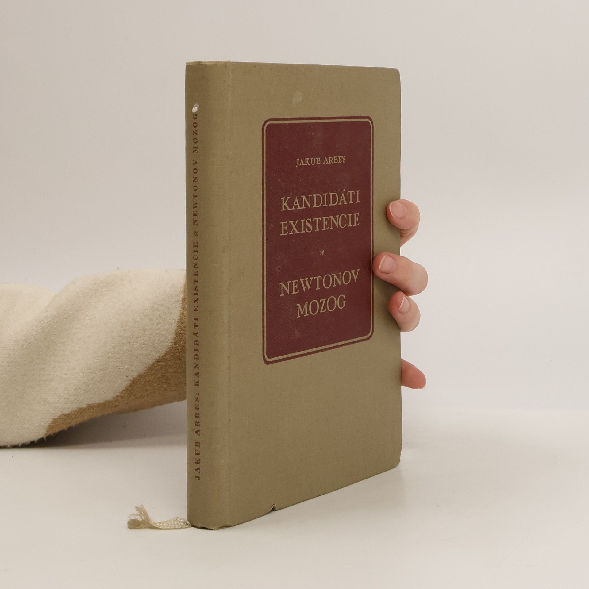 Kandidáti existencie: Newtonov mozog