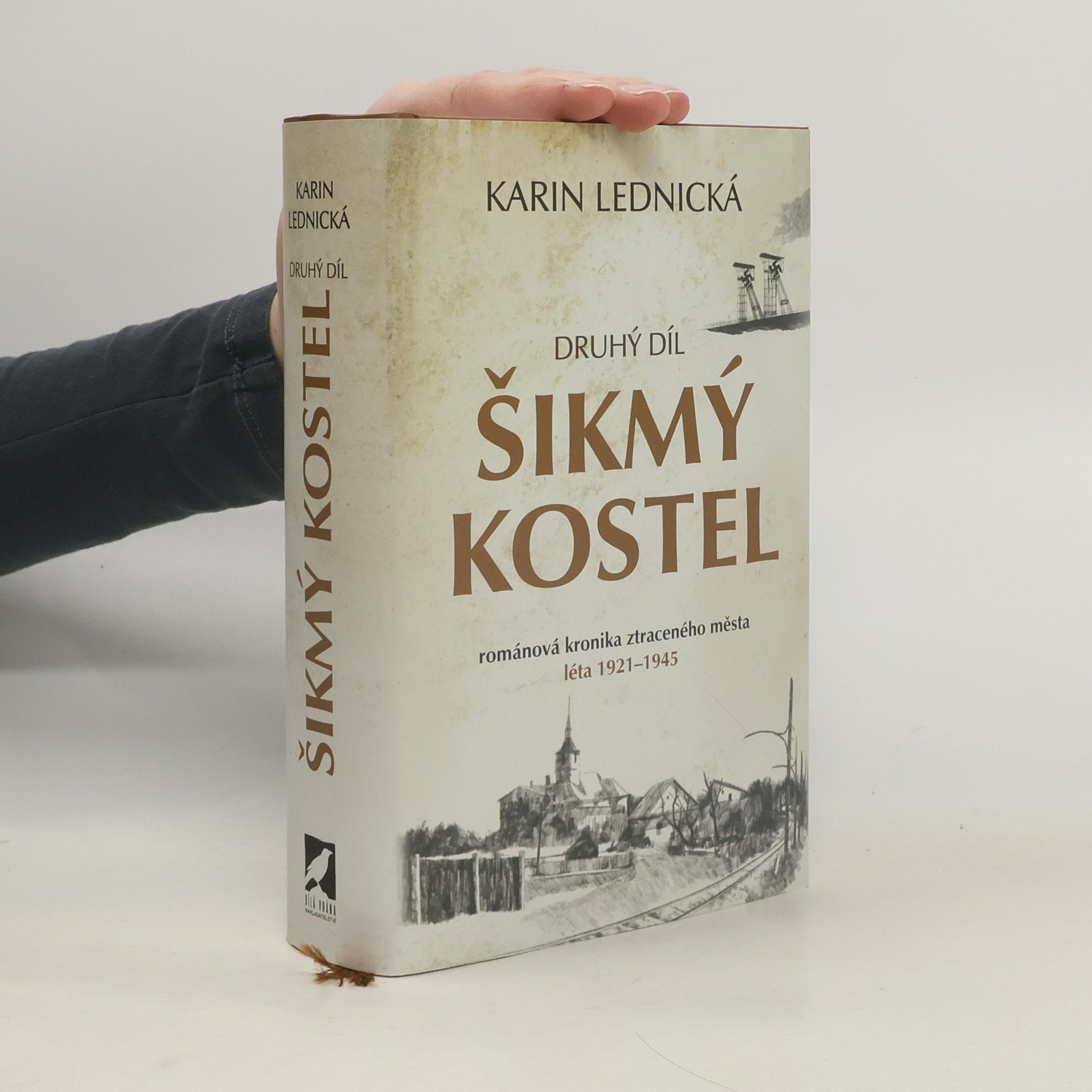 Karin Lednická Šikmý kostel 2