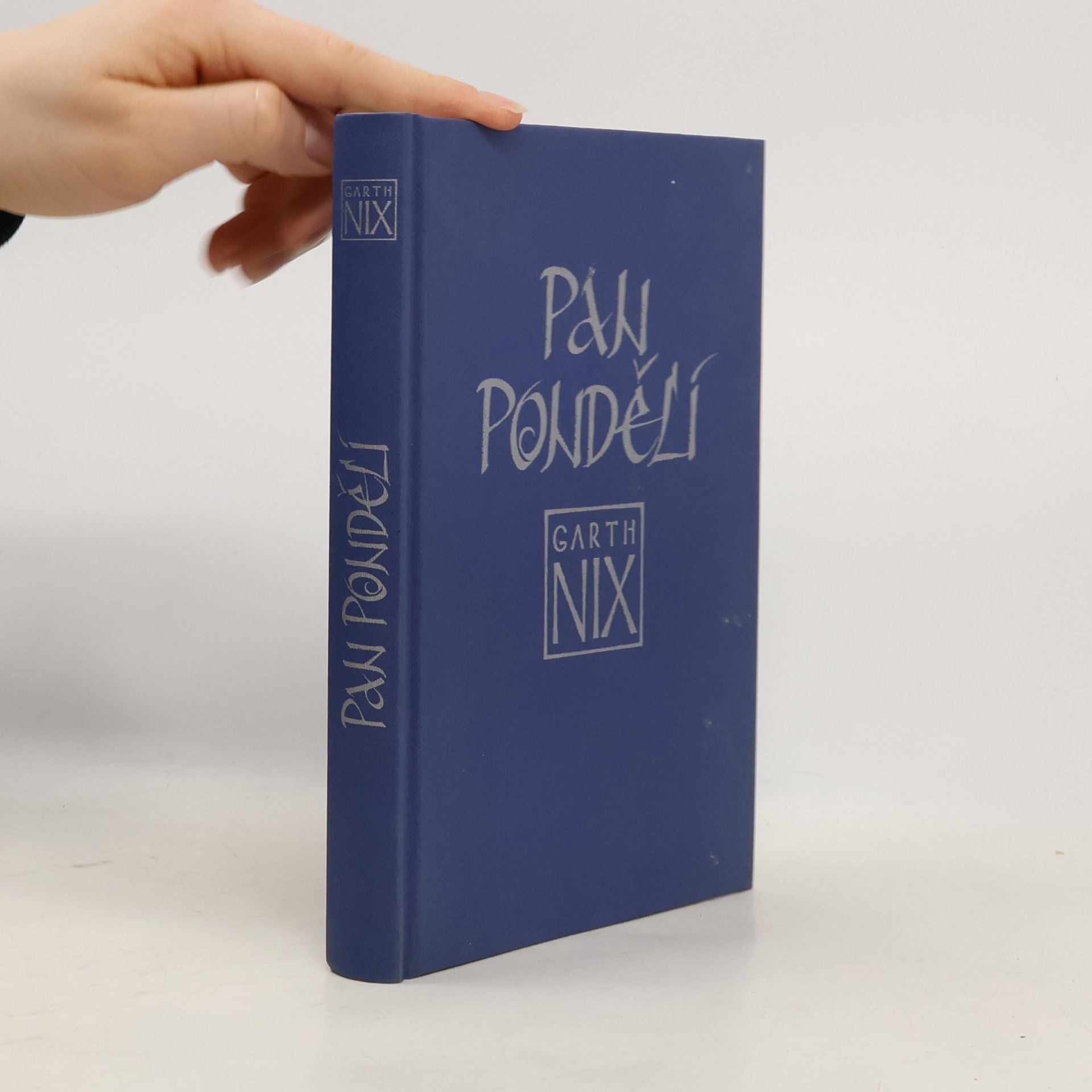 Garth Nix Pan Pondělí. Klíče od Království (kniha 1.)