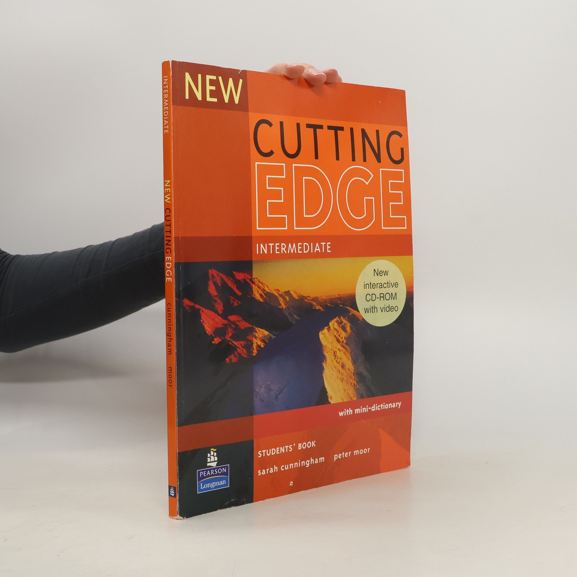 Sarah Cunningham Cutting Edge Intermediate. Student's Book