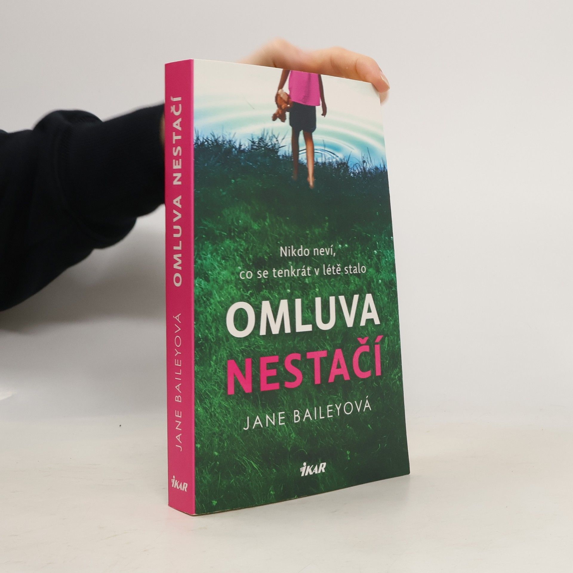 Jane Bailey Omluva nestačí