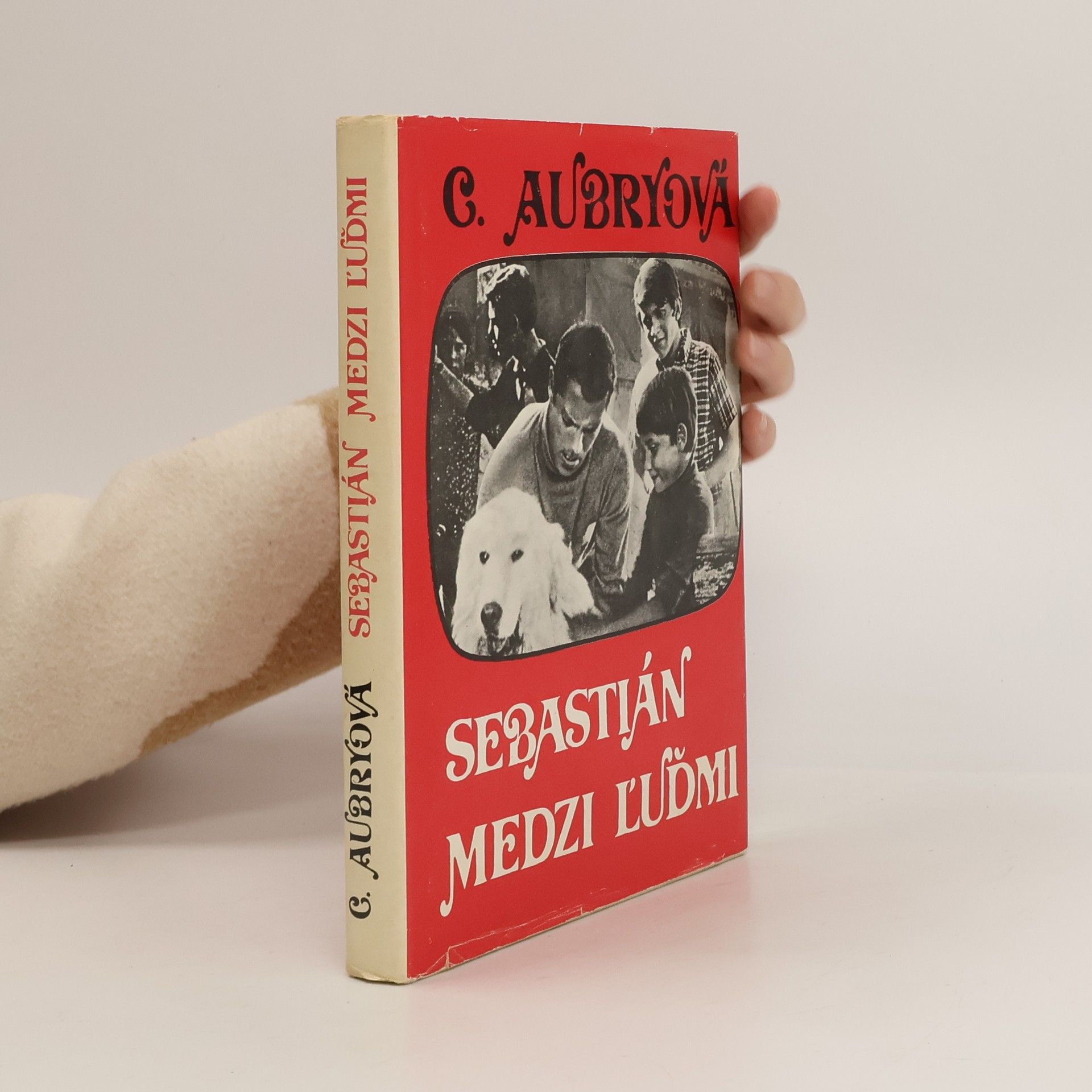 Cécile Aubry Sebastián medzi ľuďmi